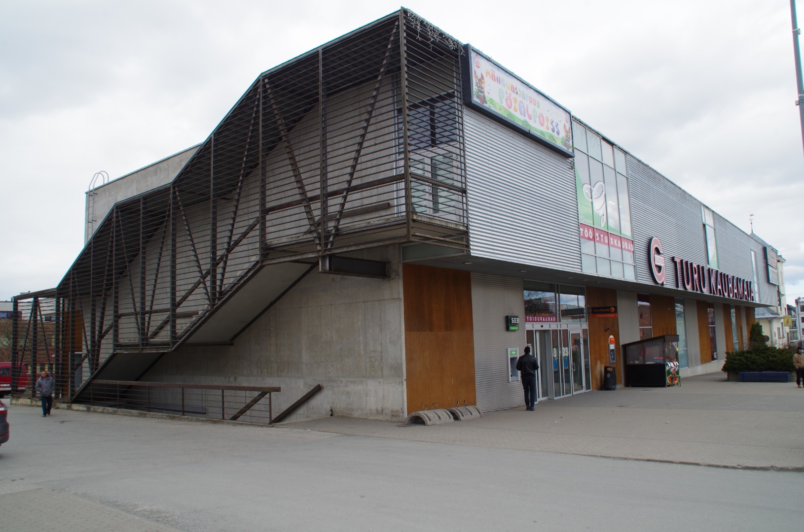 Rakvere Turu kaubamaja. AB Eek & Mutso: Madis Eek, Reio Avaste rephoto