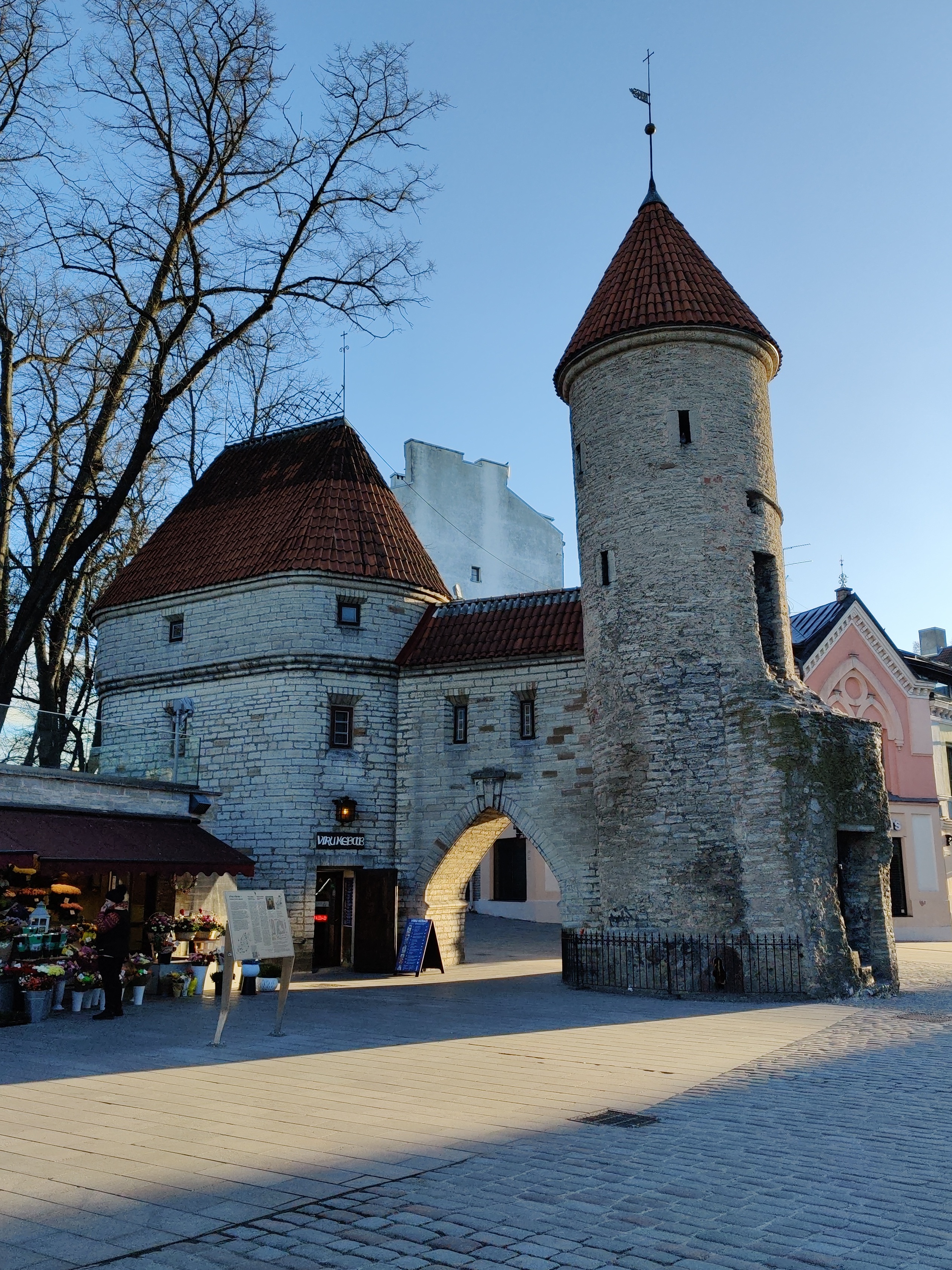 Tallinn. Viru väravad. rephoto