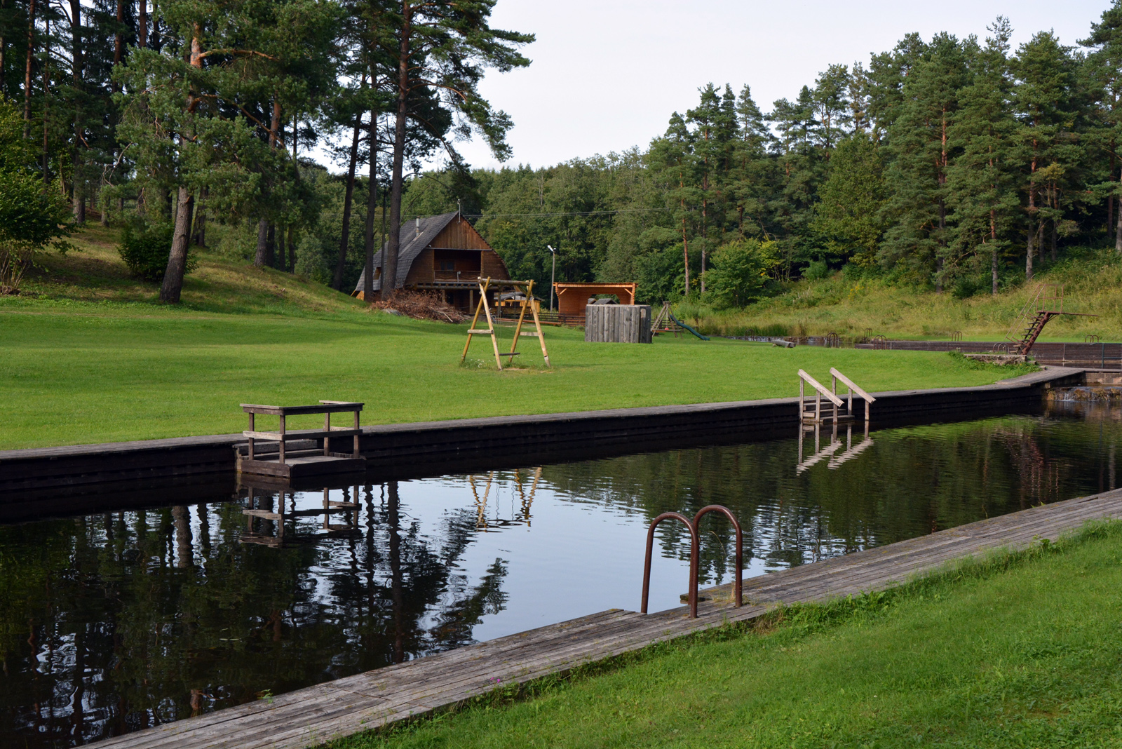 fotonegatiiv, Viljandi, Uueveski org bassein, suvitajad rephoto