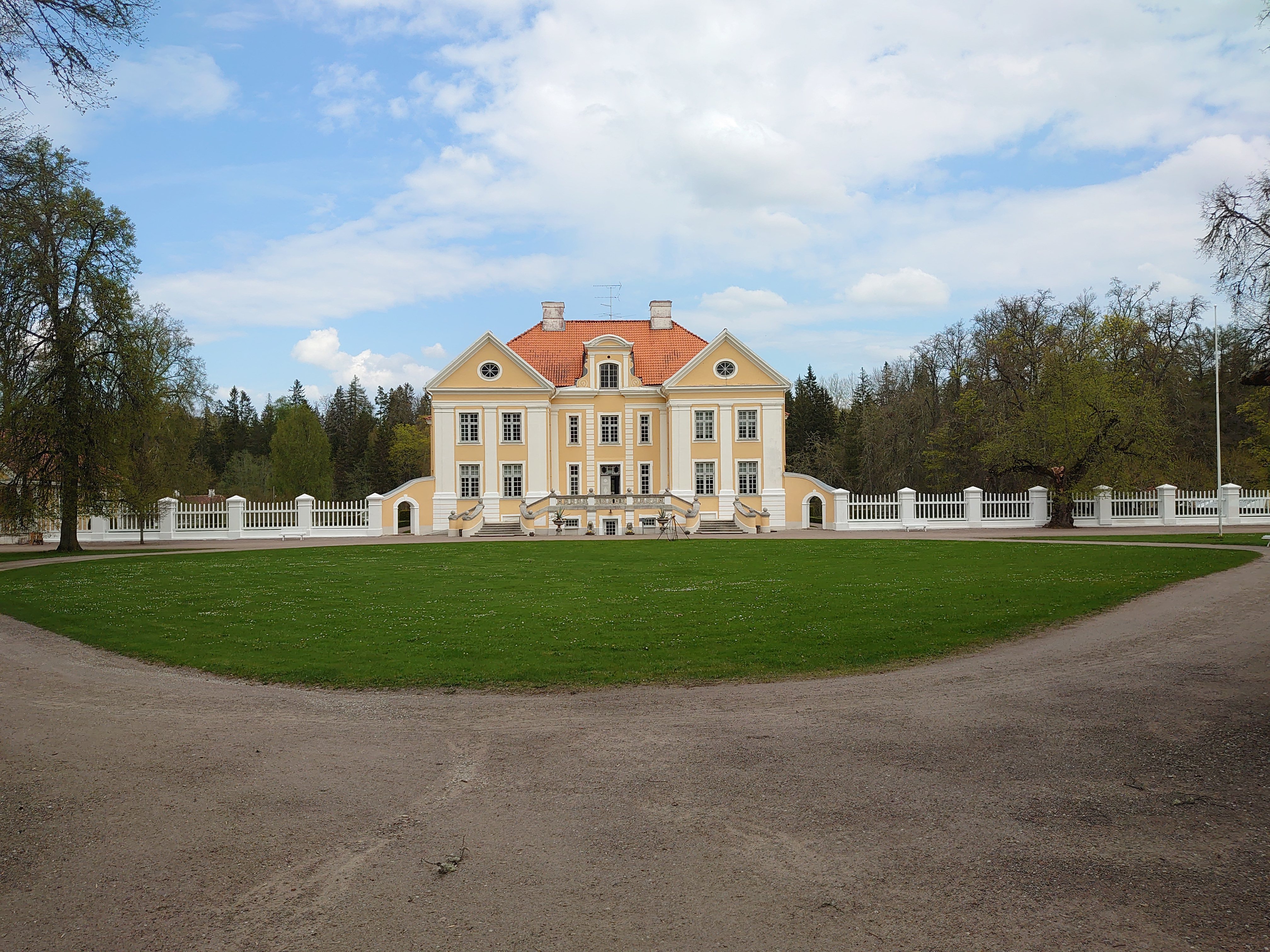 Palmse Manor's Gentleman House (the present appearance received 1782-85) rephoto