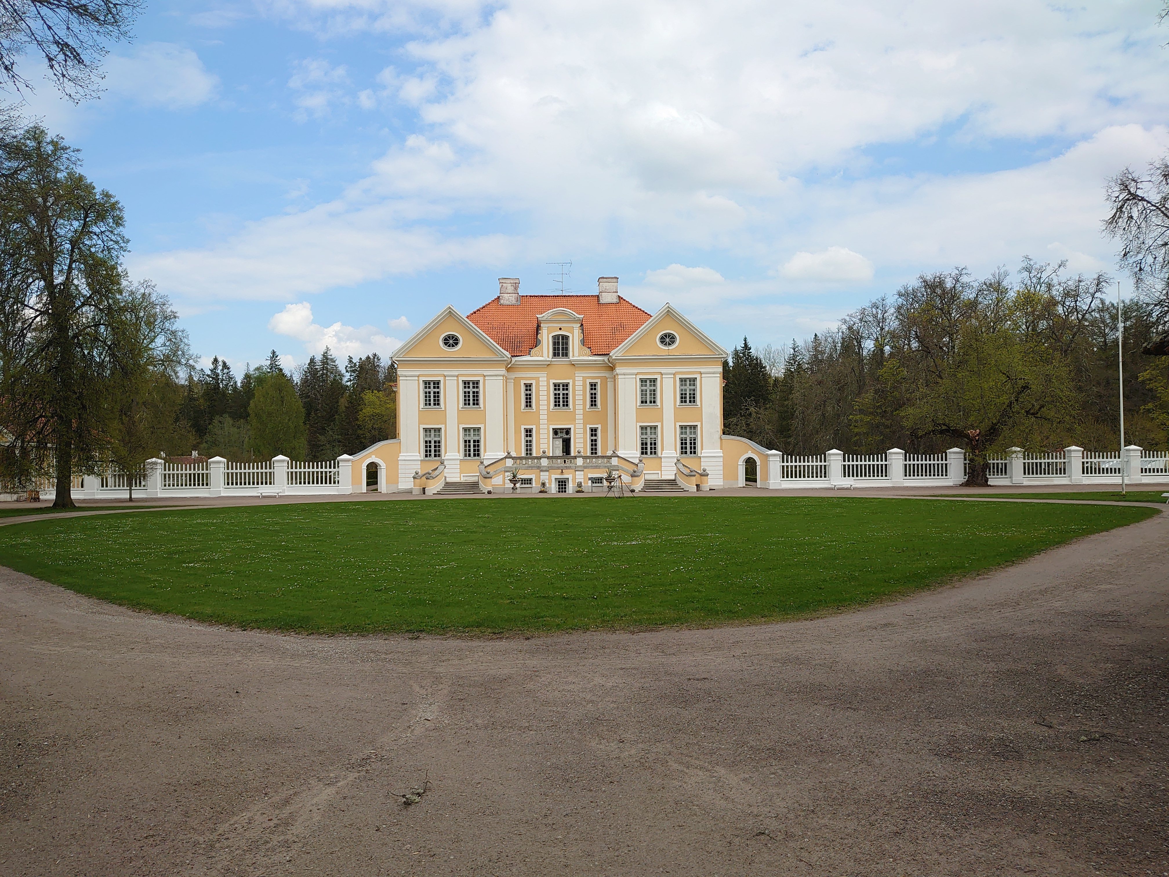 Palmse Manor's Gentleman House (the present appearance received 1782-85) rephoto