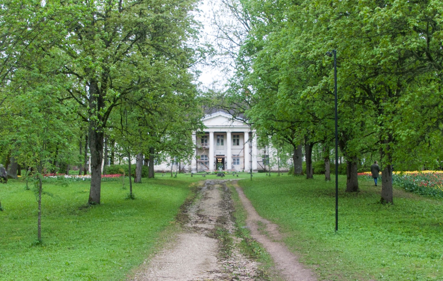 Photo, Kirna manor house in 1990. rephoto