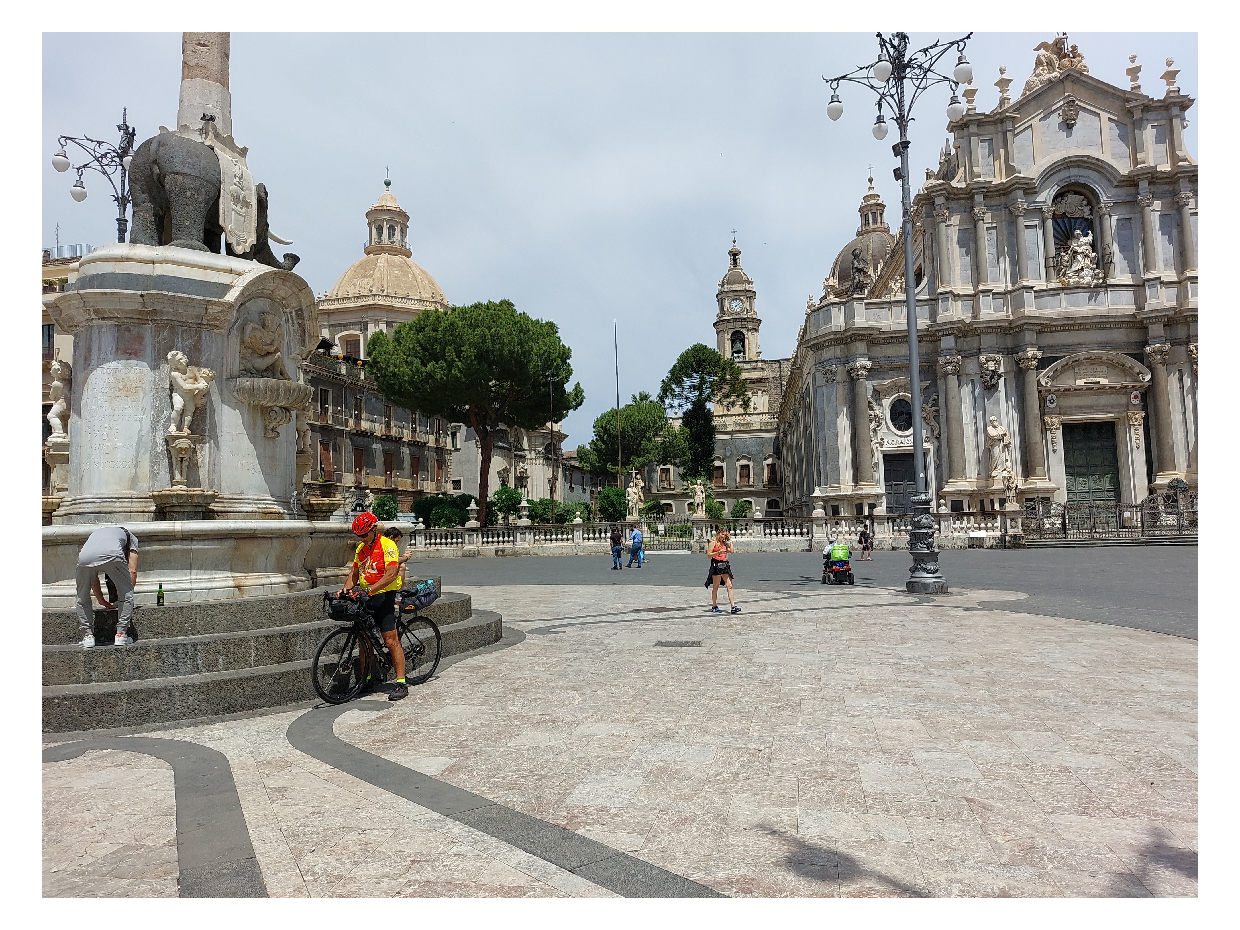 Catania. Piazza del Duomo en Cattedrale di Sant'Agata : rephoto
