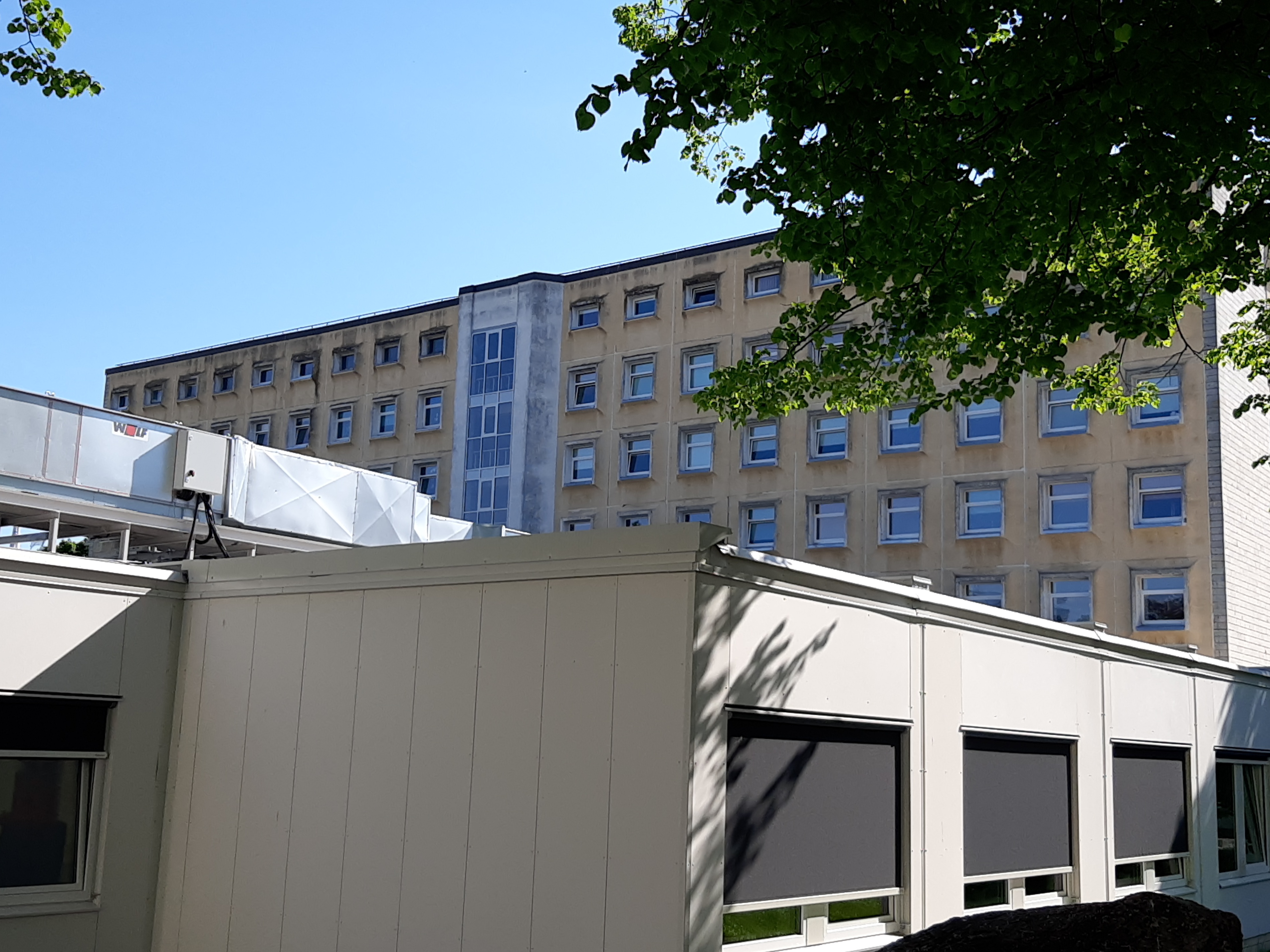 Silmakliinik, fassaadivaade. Arhitektid Kalju Luts, Hansi Aru, EP rephoto