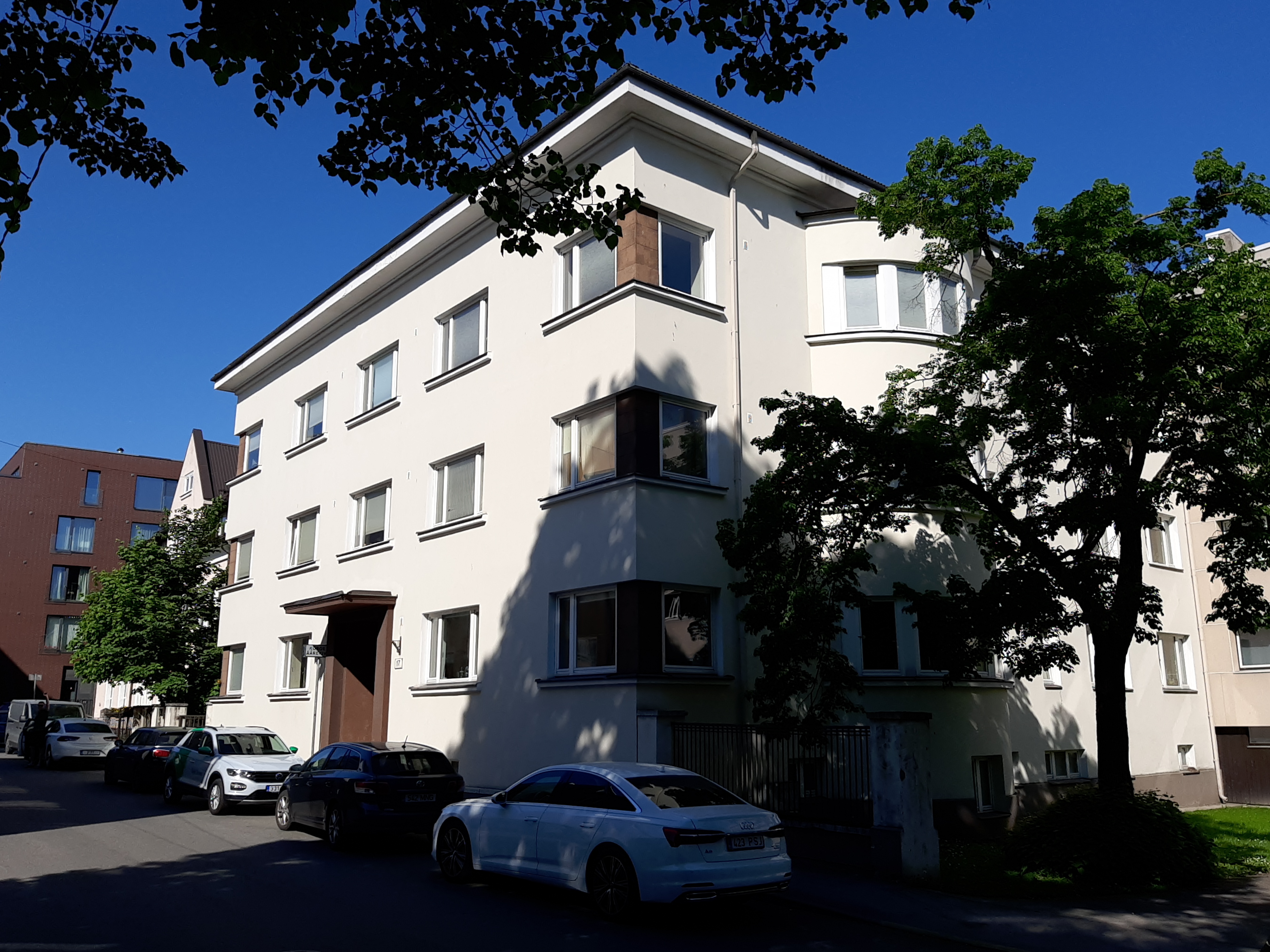 Apartment building in Tallinn Ravi 17, view of the building. Architect Eugen Sacharias rephoto