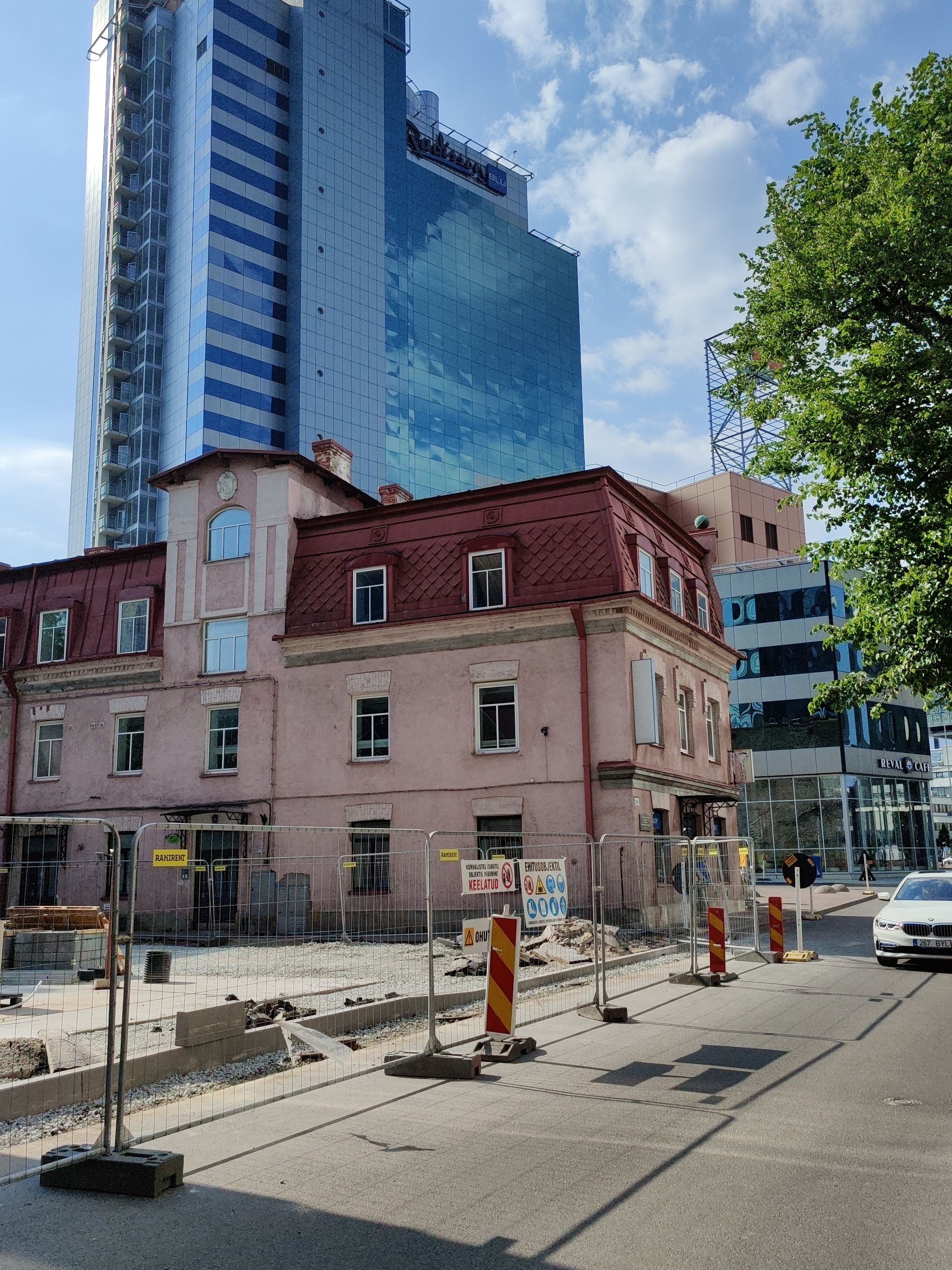 Biljajevi Gymnasium Building - Maakri 28, Tallinn (Last Kubu Gymnasium) rephoto