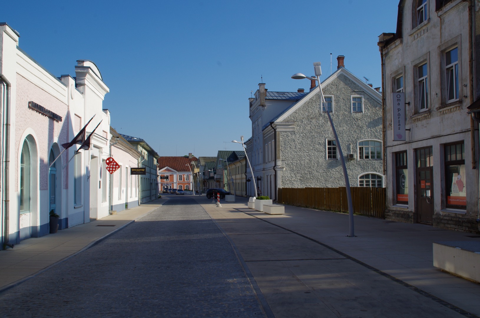 Rakvere, Pikk tänav, ees kohtuhoone. rephoto