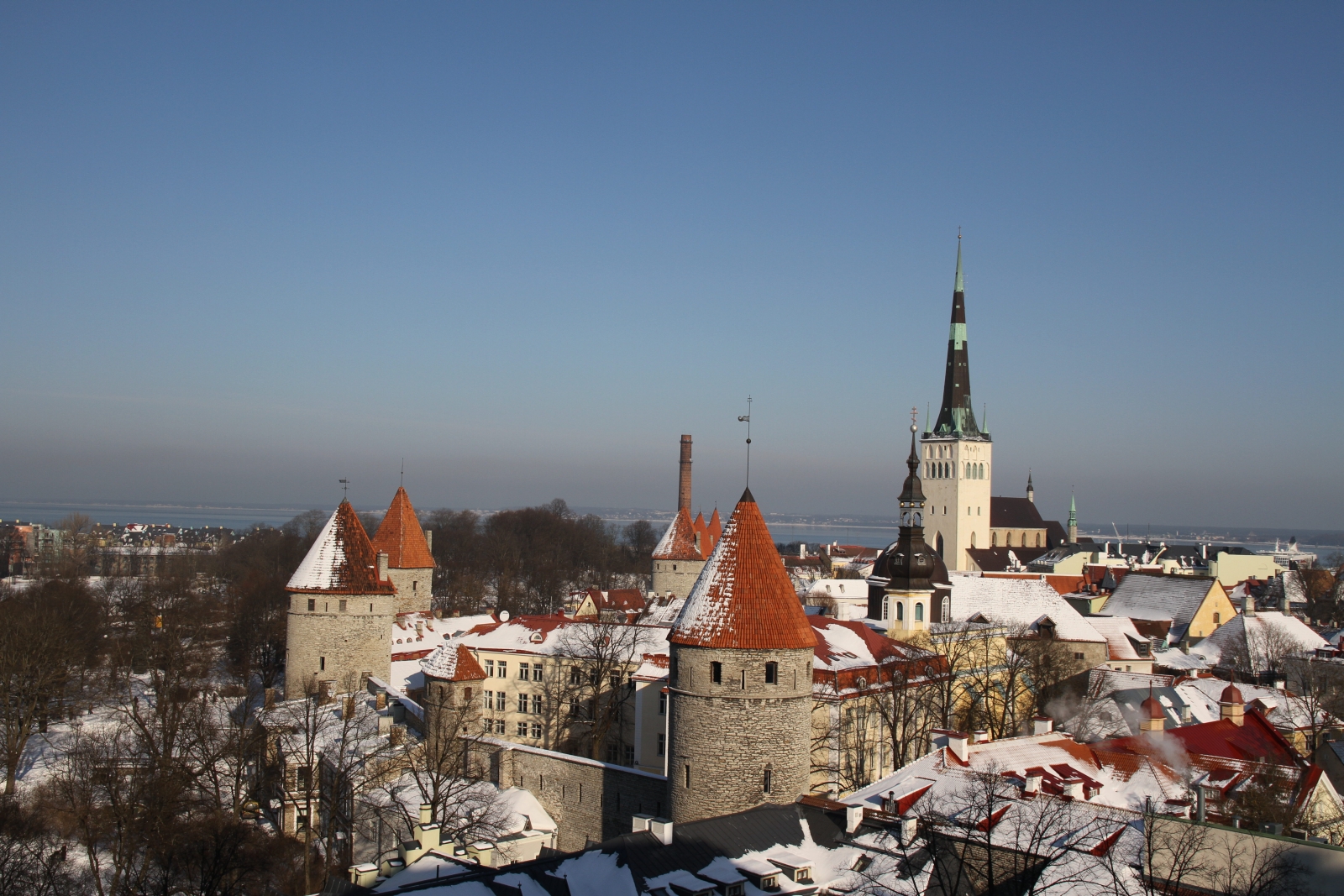 Tallinn. Vaade linnale Patkuli trepilt sadama suunas rephoto