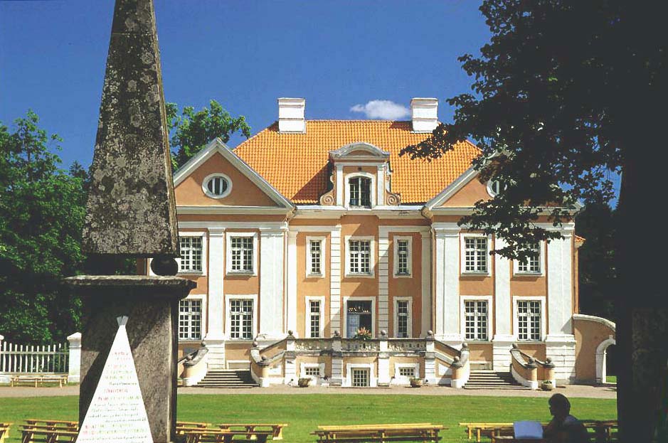 Palmse manor building. rephoto