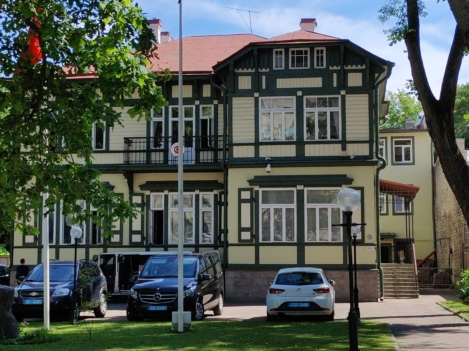 Elamu Tallinnas, vaade. Arhitekt N. Šapašnikov rephoto