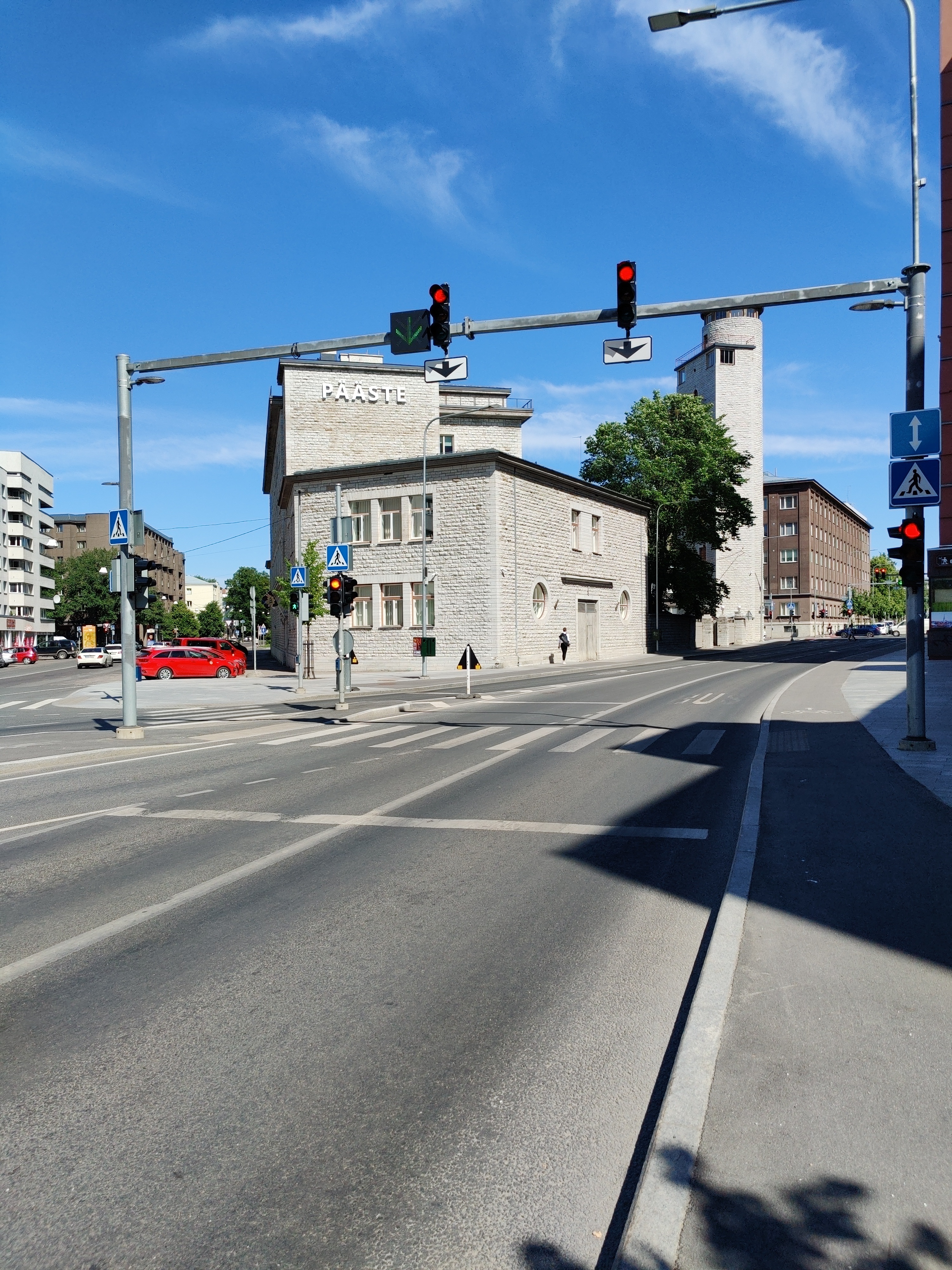 Tuletõrjehoone Tallinnas Raua tn, vaade Raua tänavalt. Arhitekt Herbert Johanson rephoto