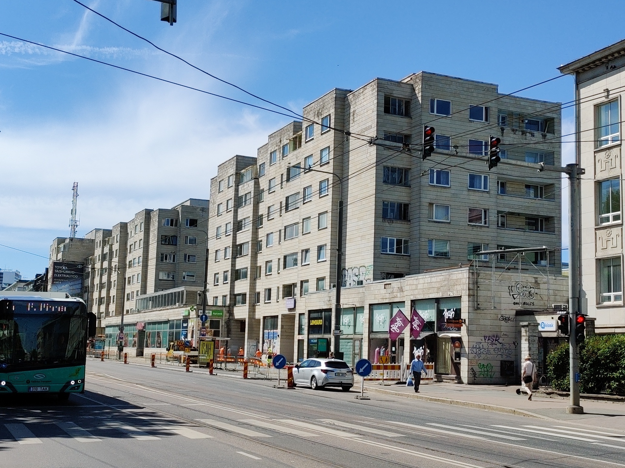 Apartment in Tallinn, Narva mnt 21, view along the street. Architect Paul Madalik, EP rephoto