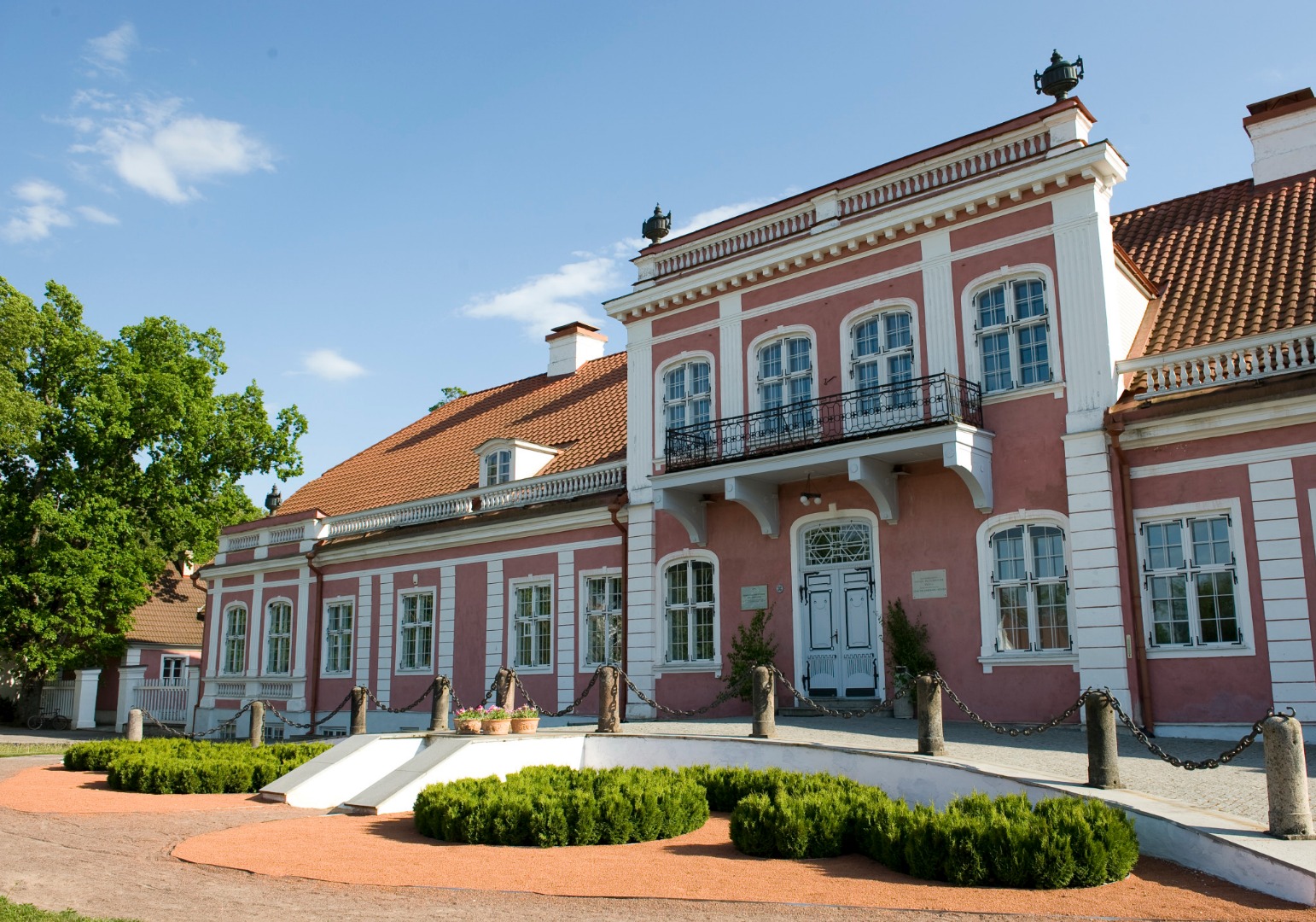Sagadi mõisa peahoone, fassaadivaade. Ehitusmeister J. N. Vogel; ehitusmeister Bindriem rephoto