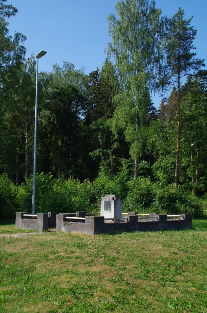Monument of the War of Independence erected at the place of execution of the Bolshevik terror victims in Rakvere rephoto