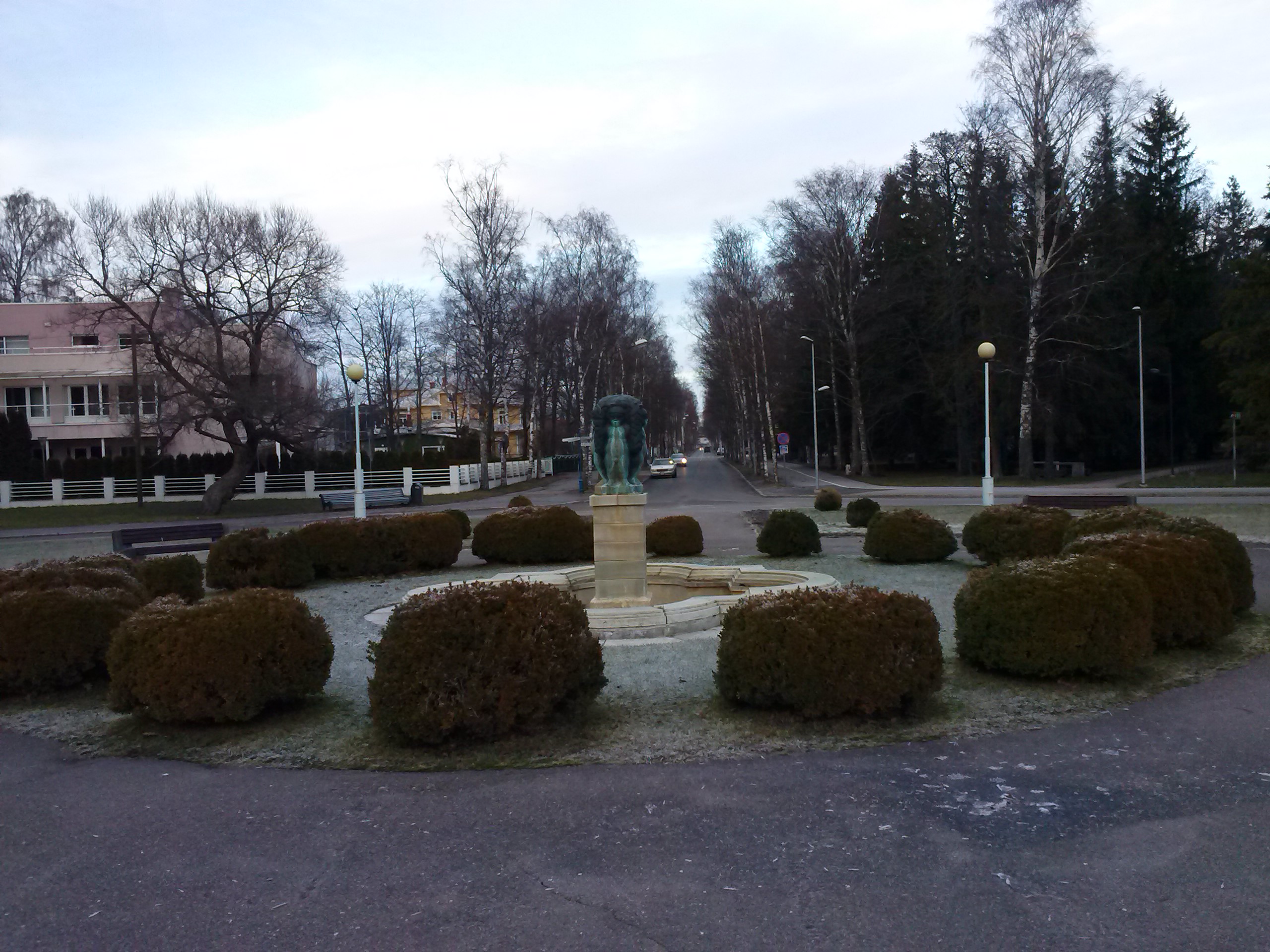 Supeluse tänav Supelhoone poolt vaadatuna rephoto