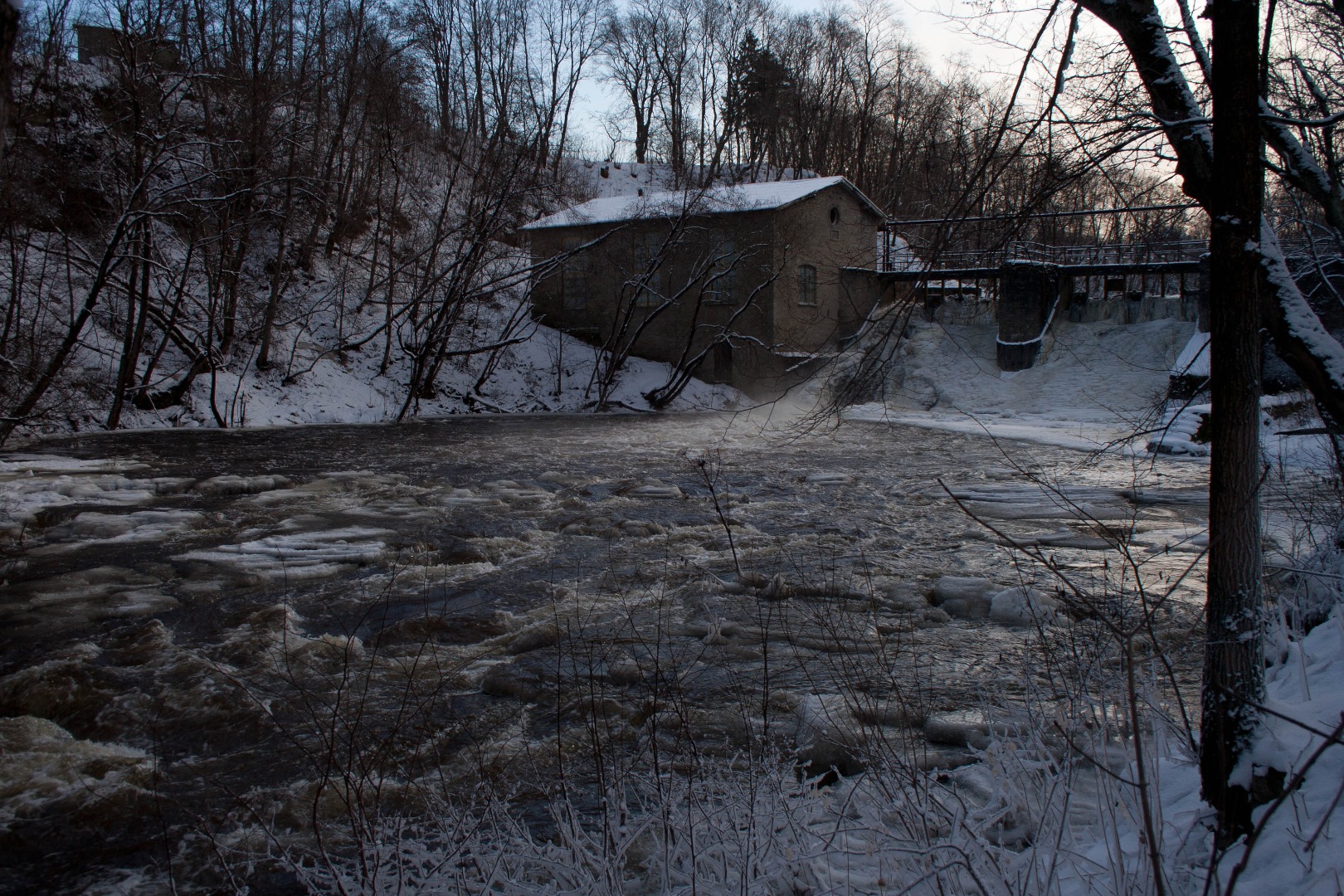 Construction of the Kunda hydroelectric power plant rephoto