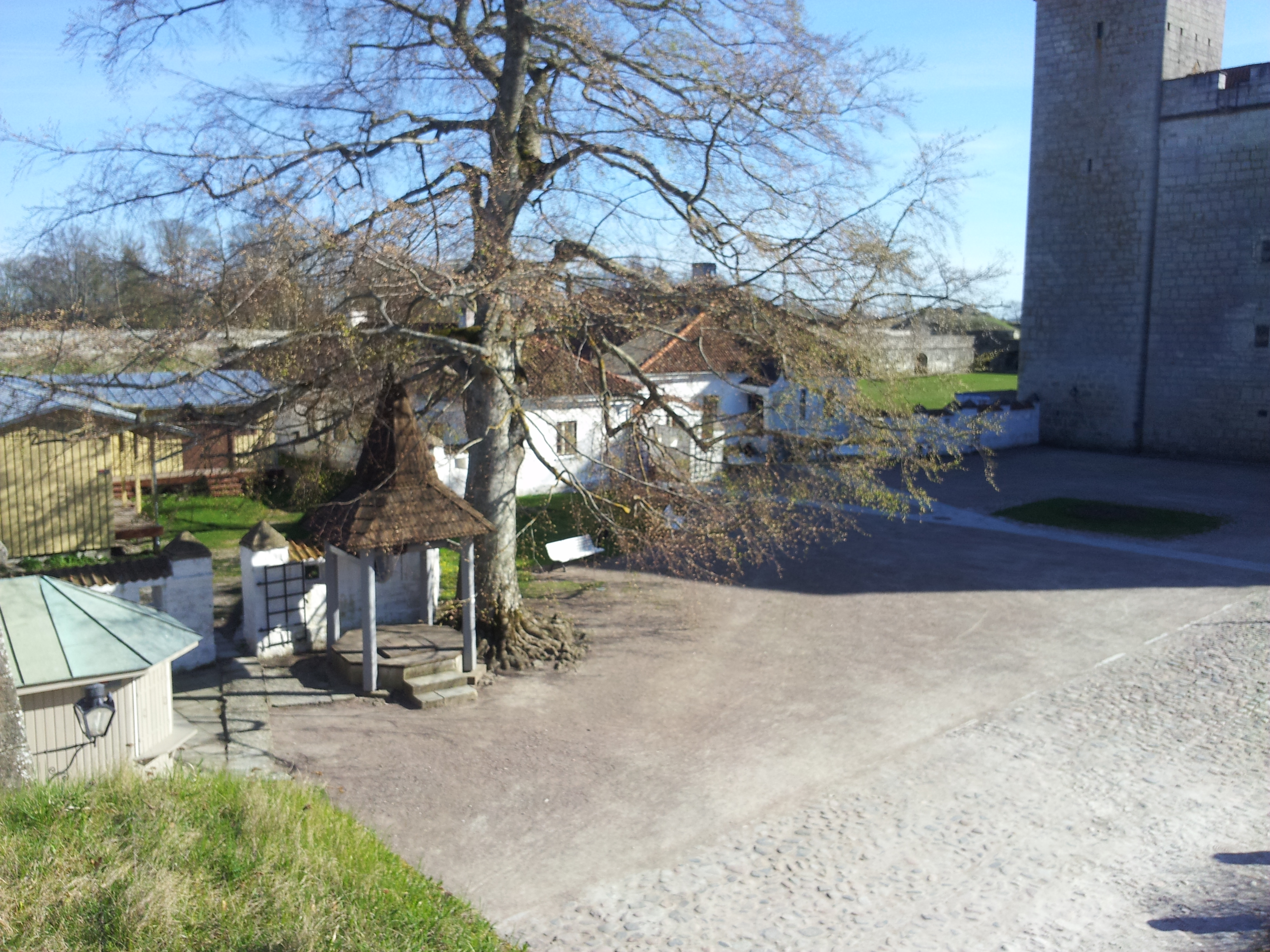 Hooned Kuressaare lossi juures rephoto
