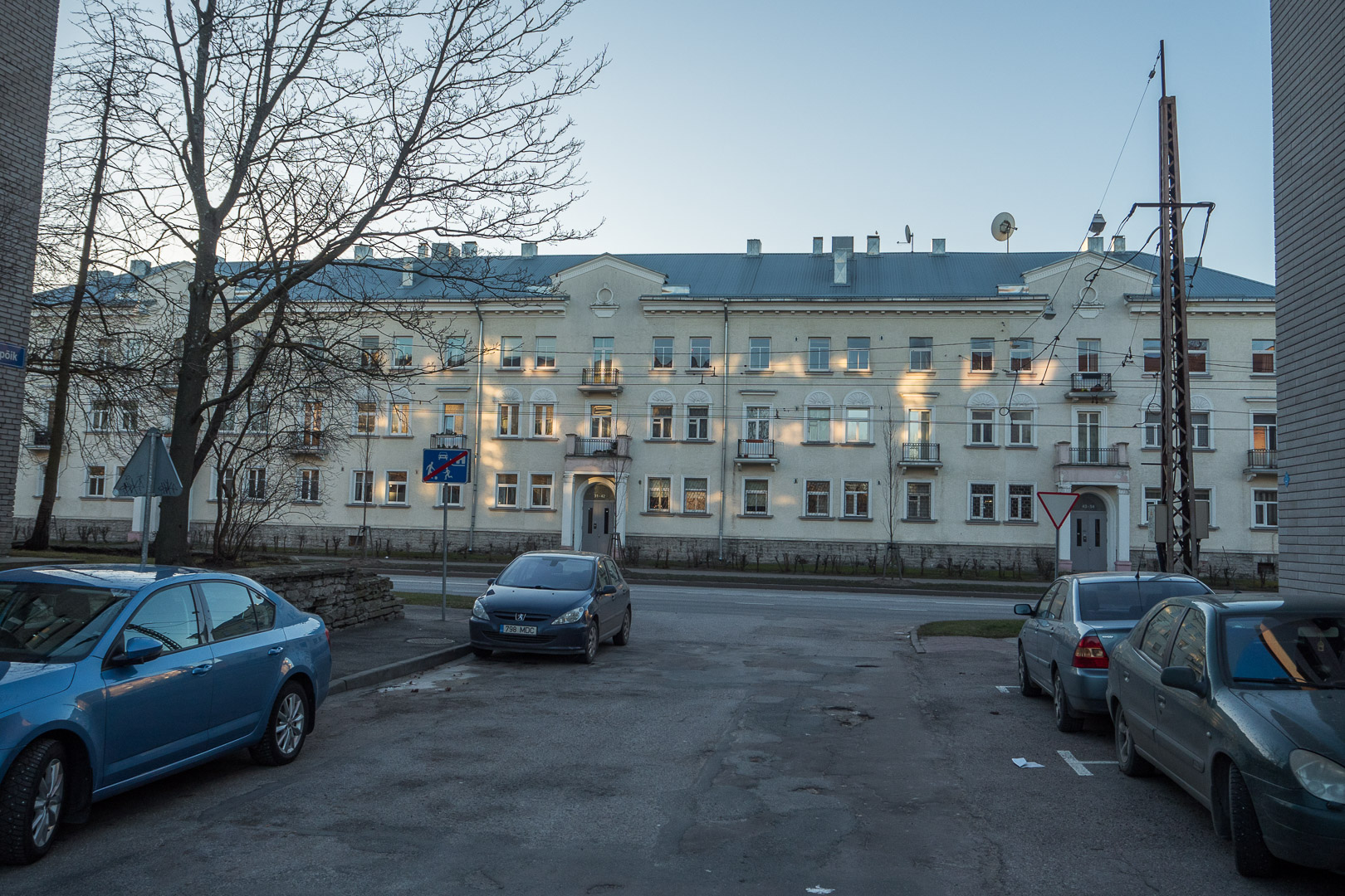 Tallinn, Makarov Street 16/2 house façades. rephoto
