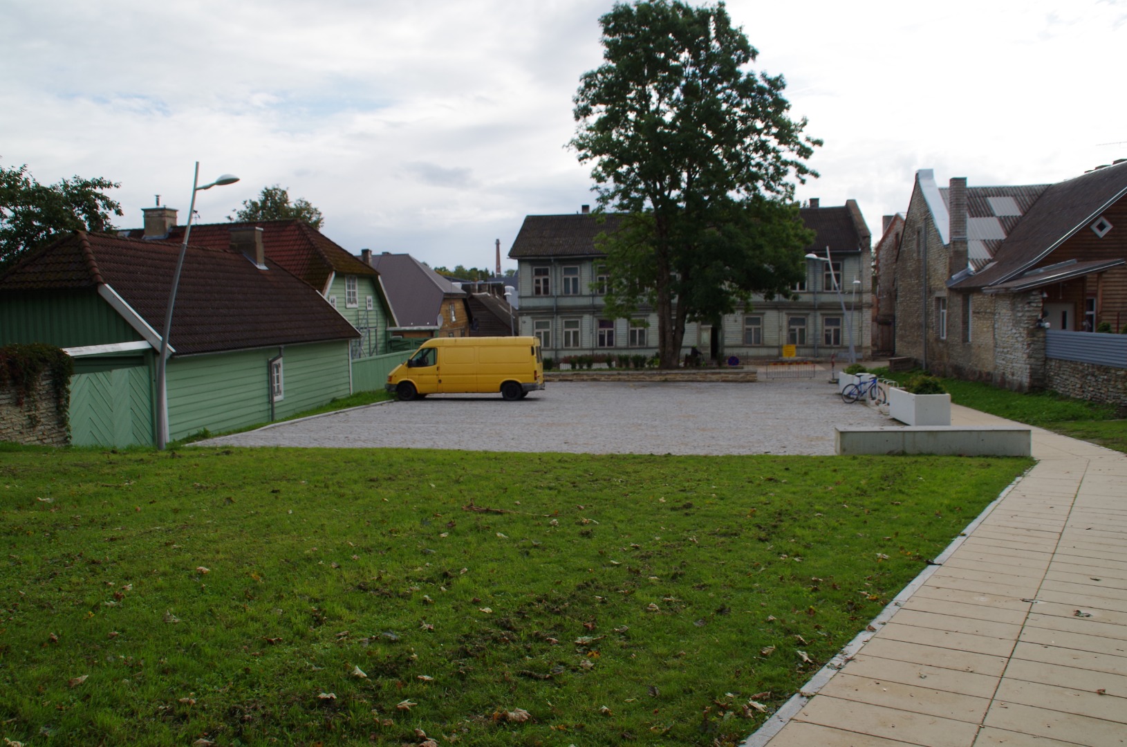 Parkimisplats Pikal tänaval Rakveres rephoto