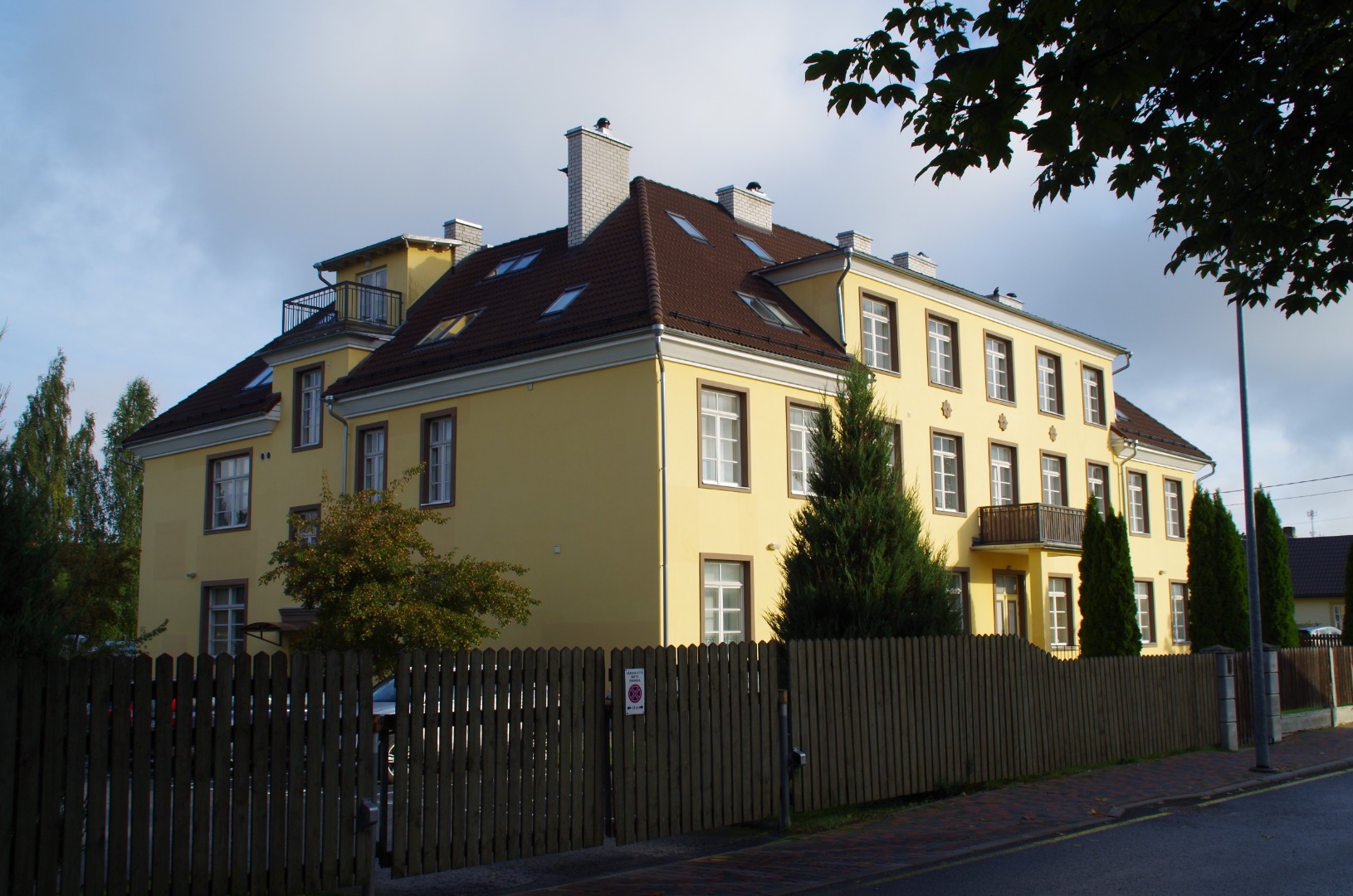 Rakvere, korterelamu Vene tänaval rephoto