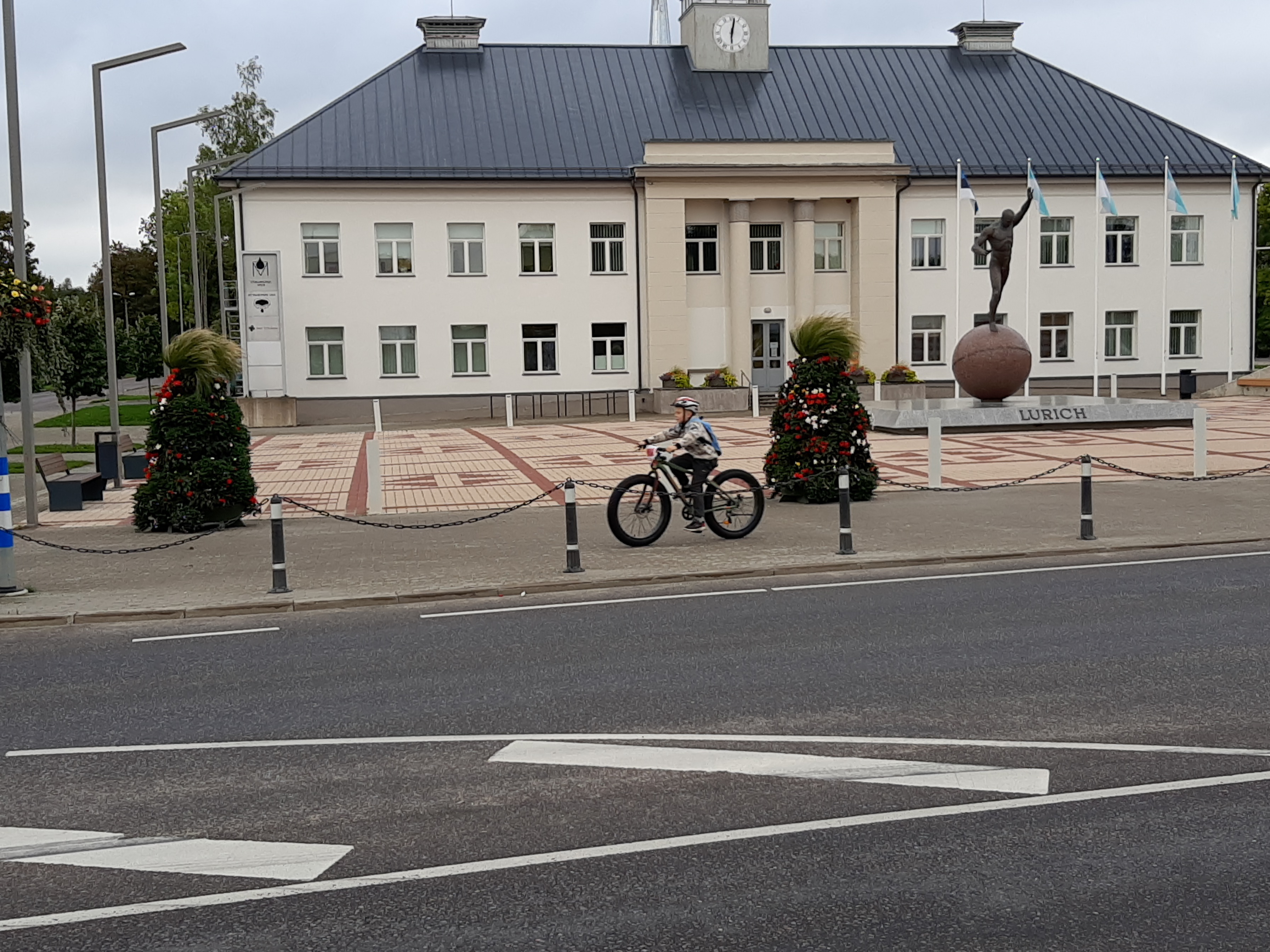 View of the building of Väike-Maarja Kutsekeskkool. rephoto