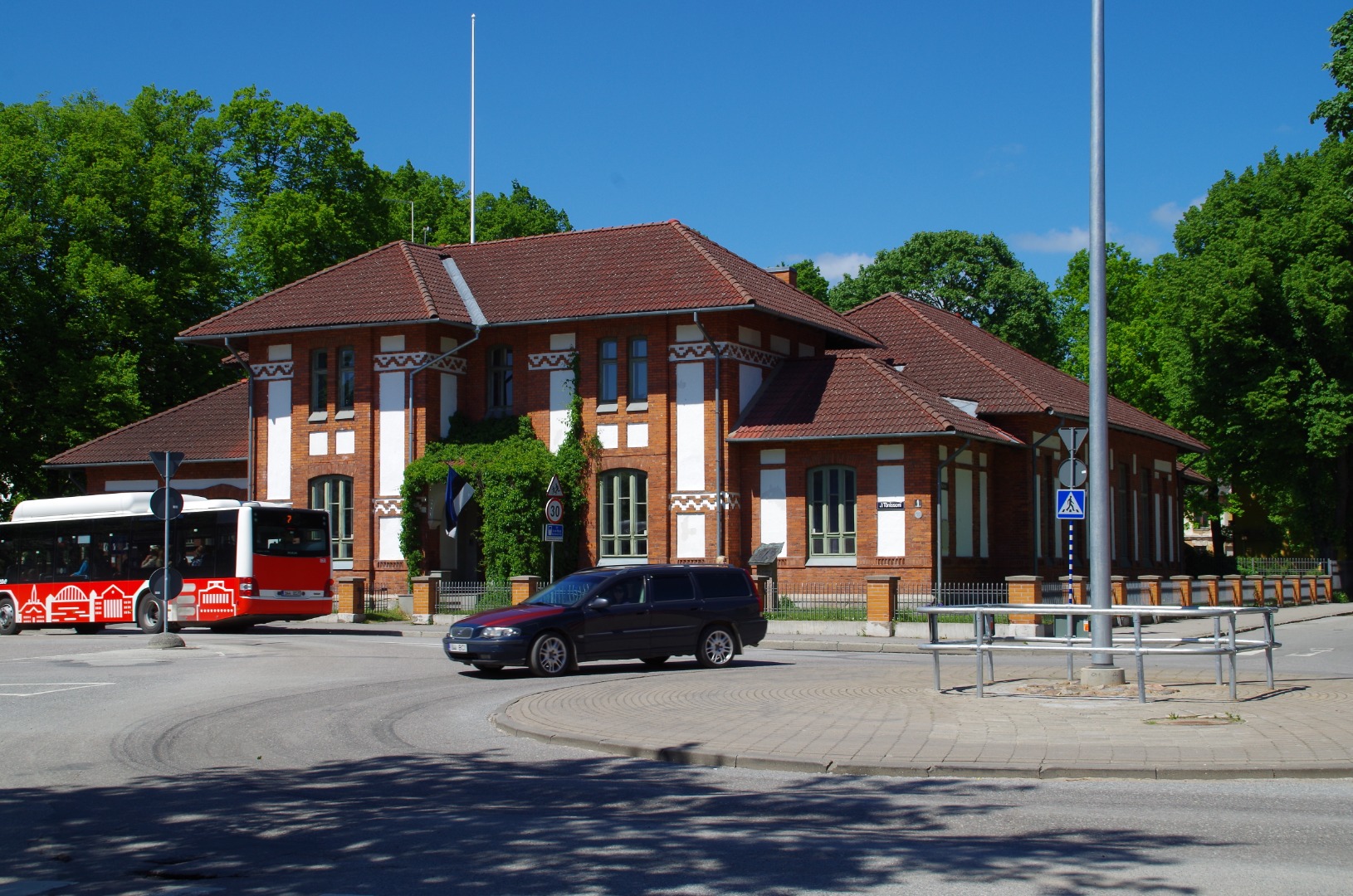Viljandi Street 1, the Estonian Student Society House in Tartu, where the first conference of the Baltic States was held. rephoto