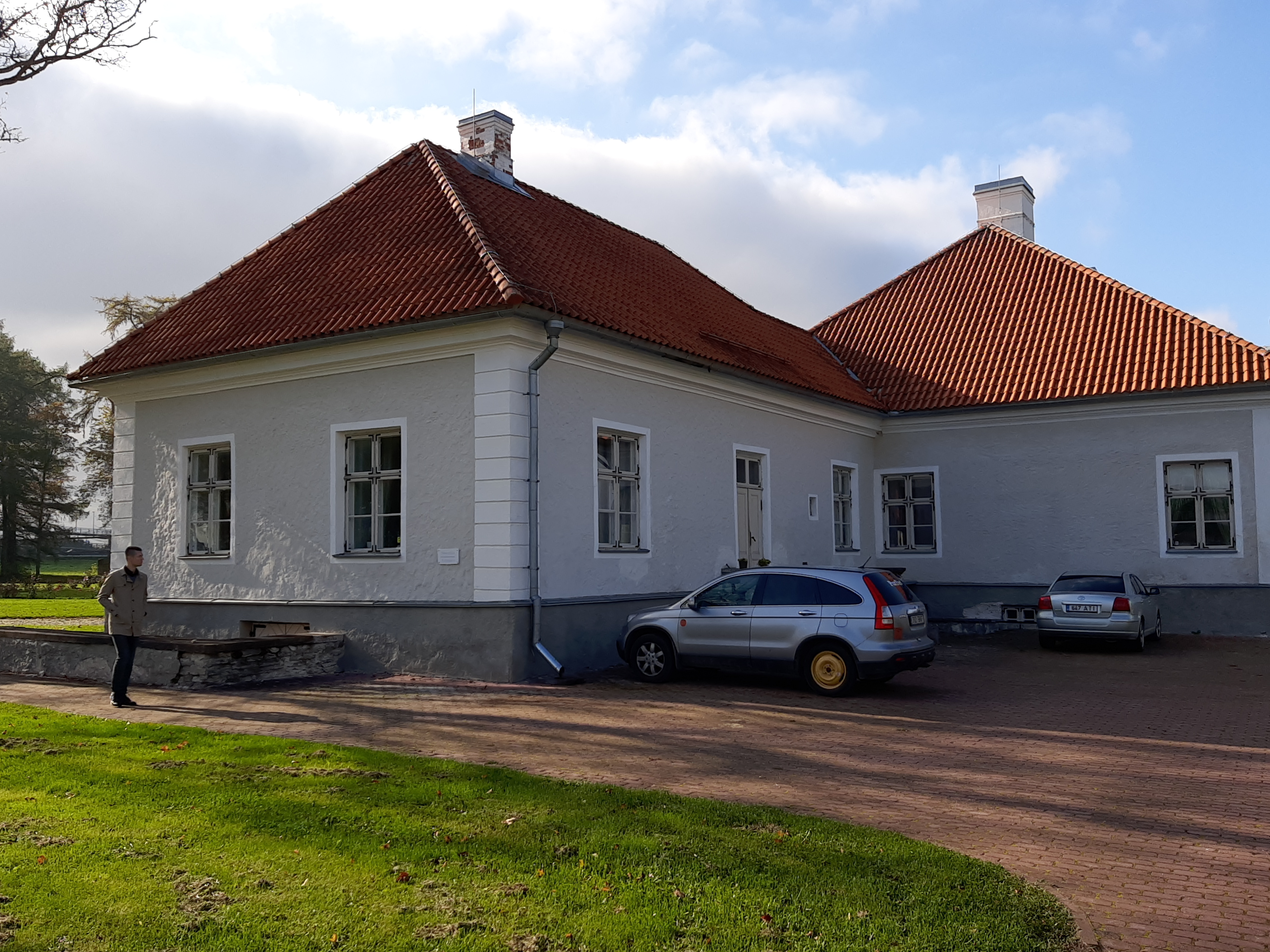 The eastern wing of Kukruse Manor was restored at the beginning of the 1990s. rephoto