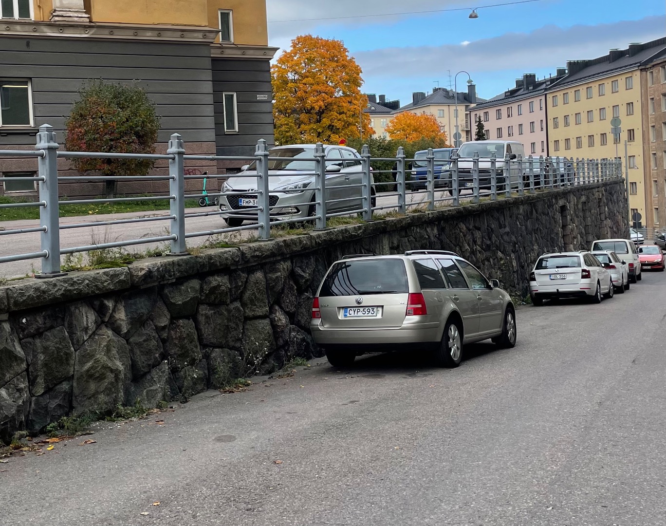 Pommituksen tuhoja Agricolankadulla. rephoto