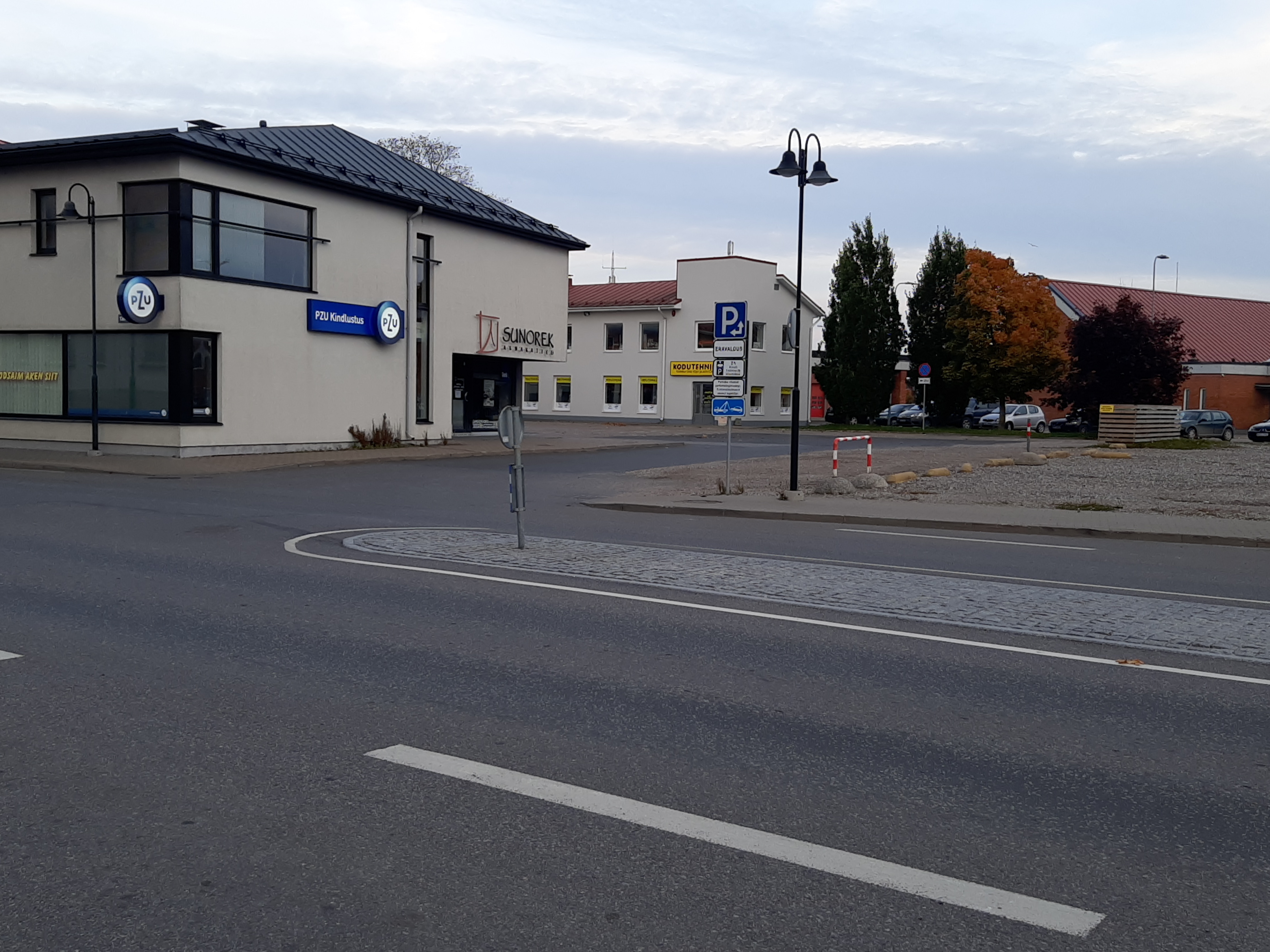 Balti kett, saarlaste kogunemine Kuressaare bussijaamas rephoto