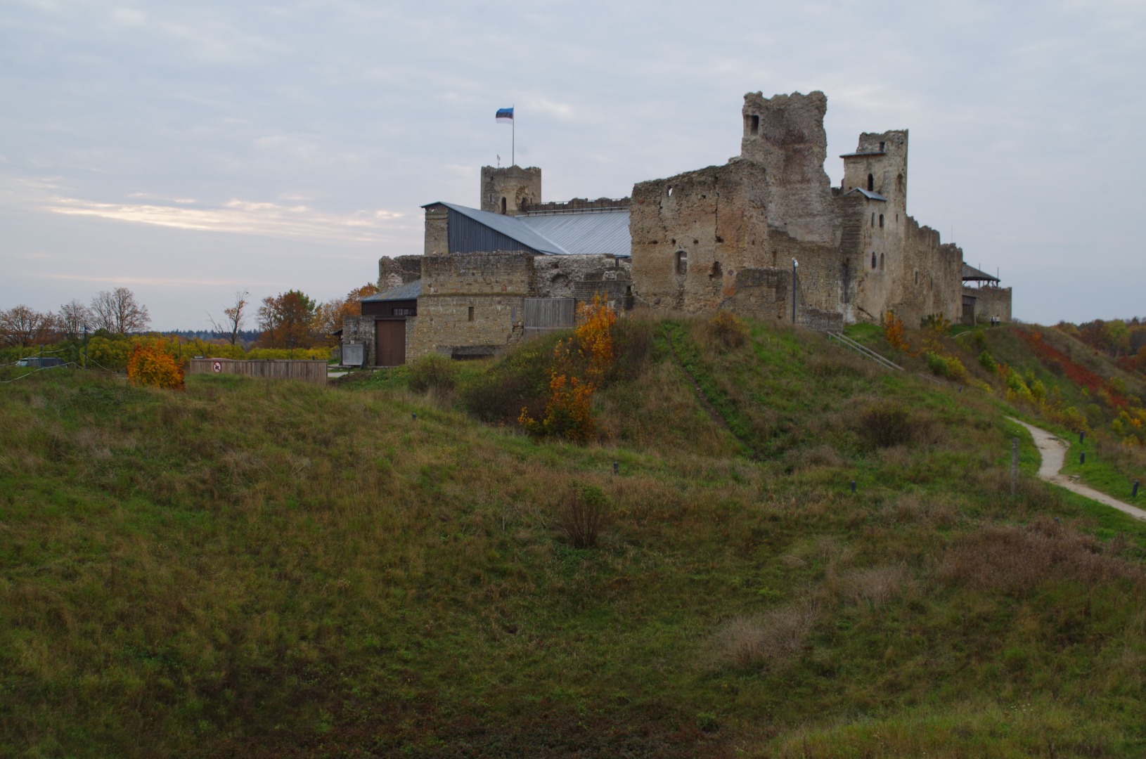 Rakvere, varemed linnamäel. rephoto