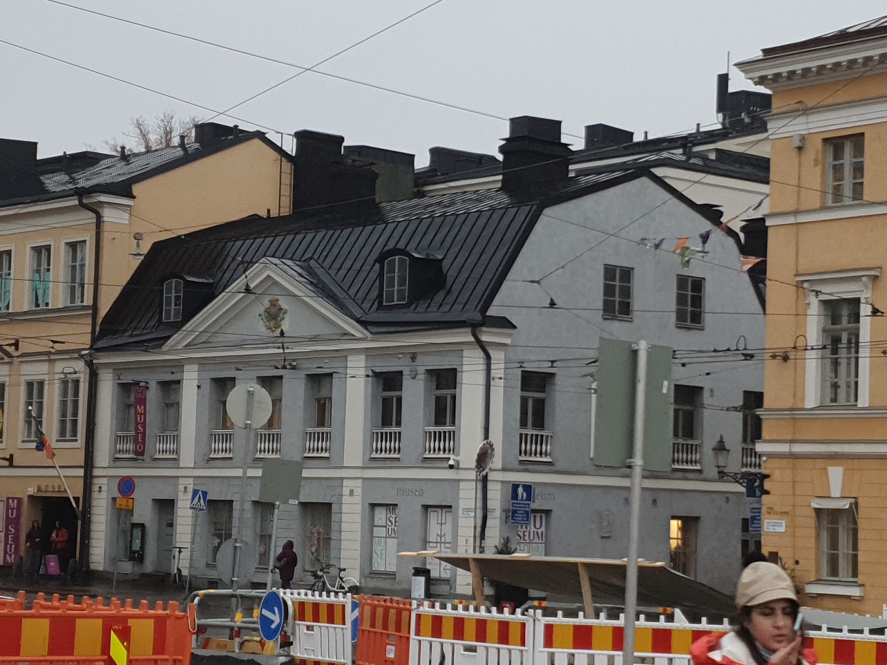 Aleksanterinkatu 18. Sederholmin talo, vieressä Remanderin talo rephoto