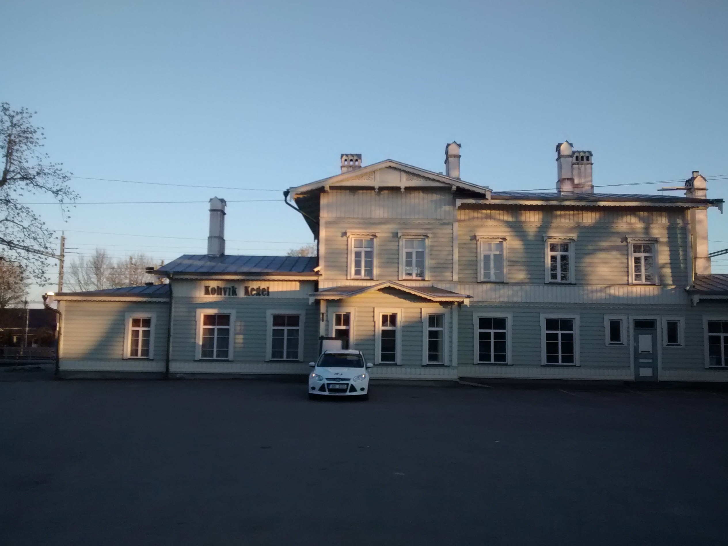 Hoone: Keila raudteejaam rephoto