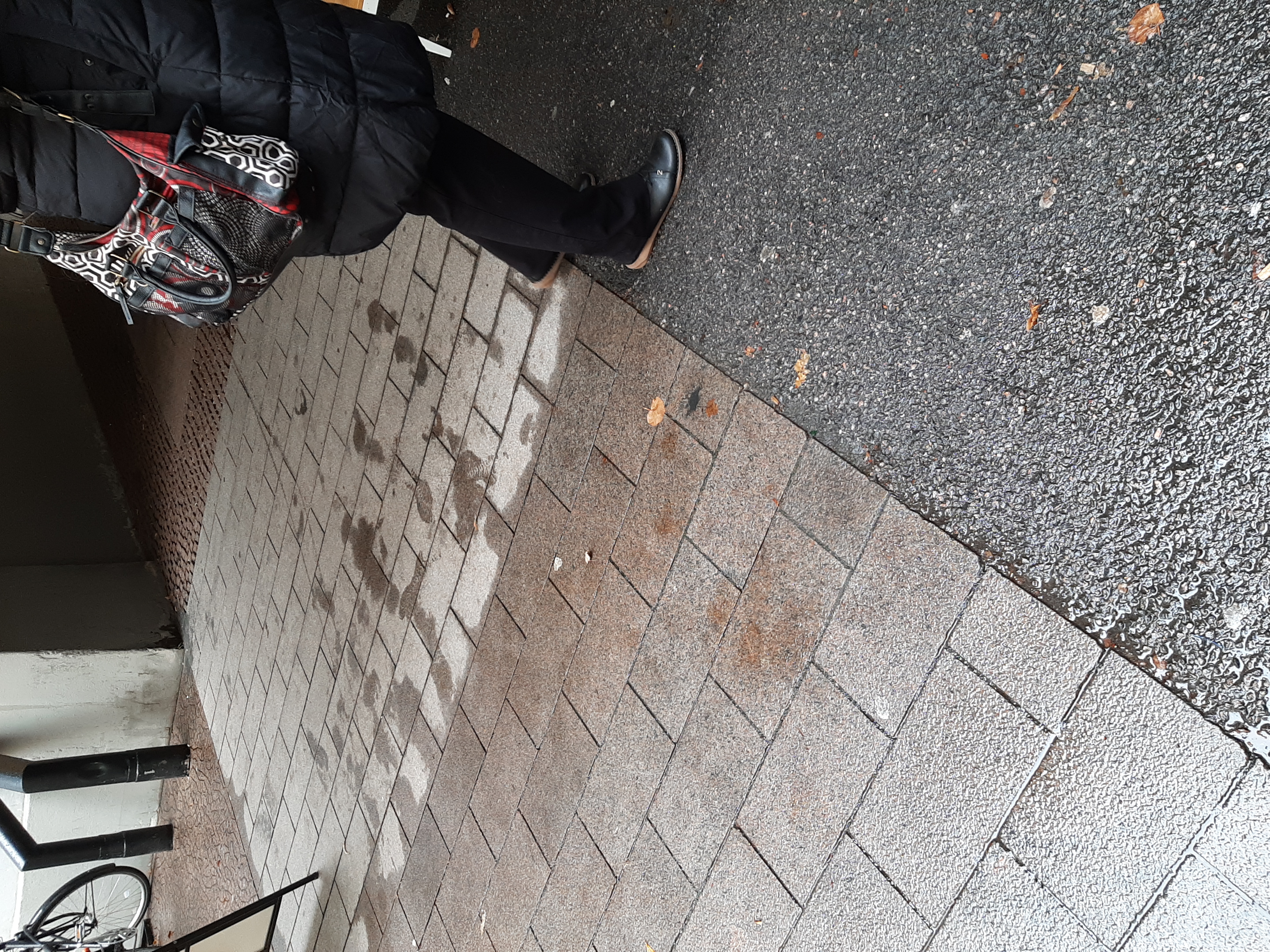 Aleksanterinkatu 14. Piha. rephoto