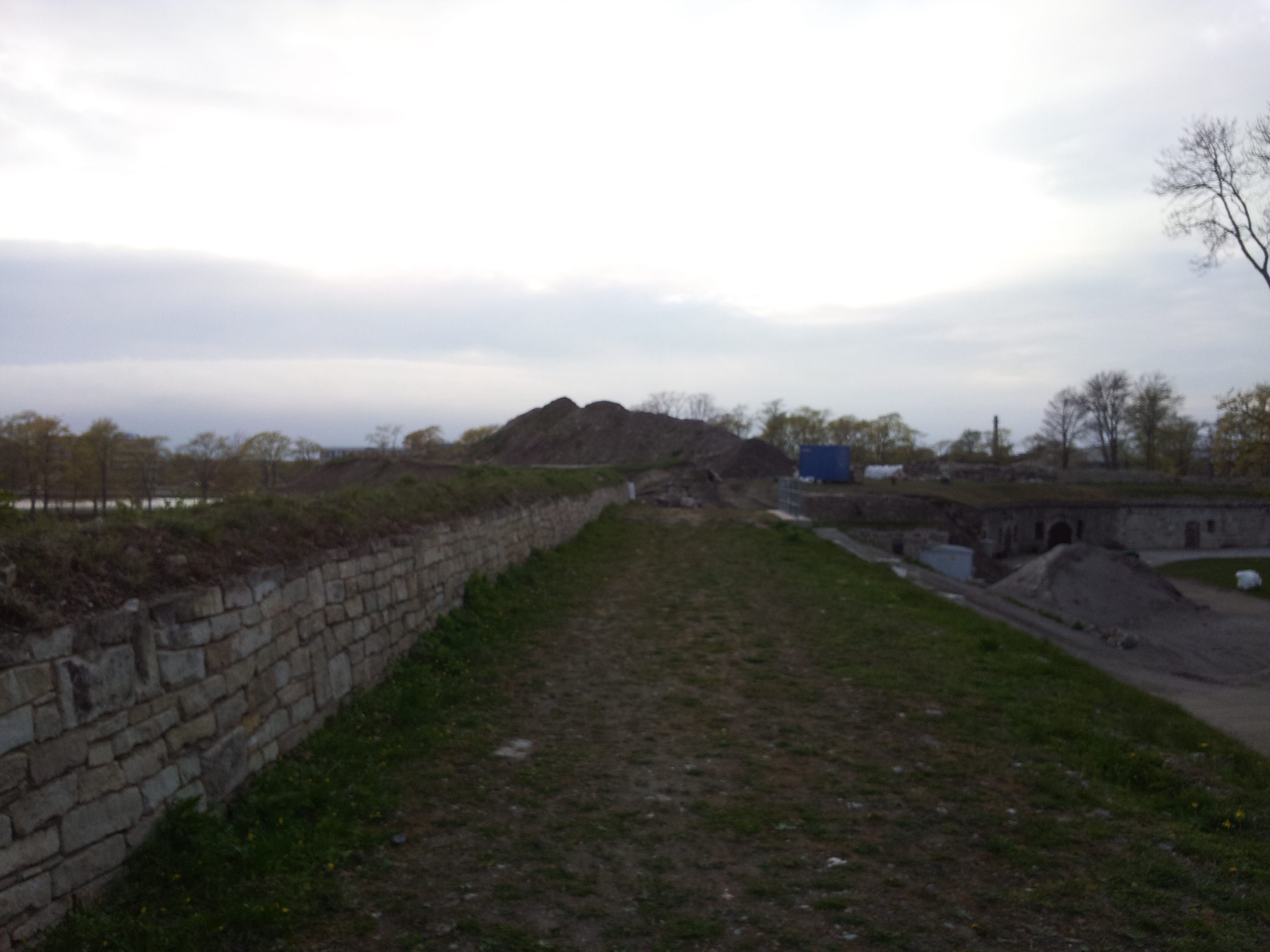 Kuressaare. Puiestee kindlusevallil. rephoto