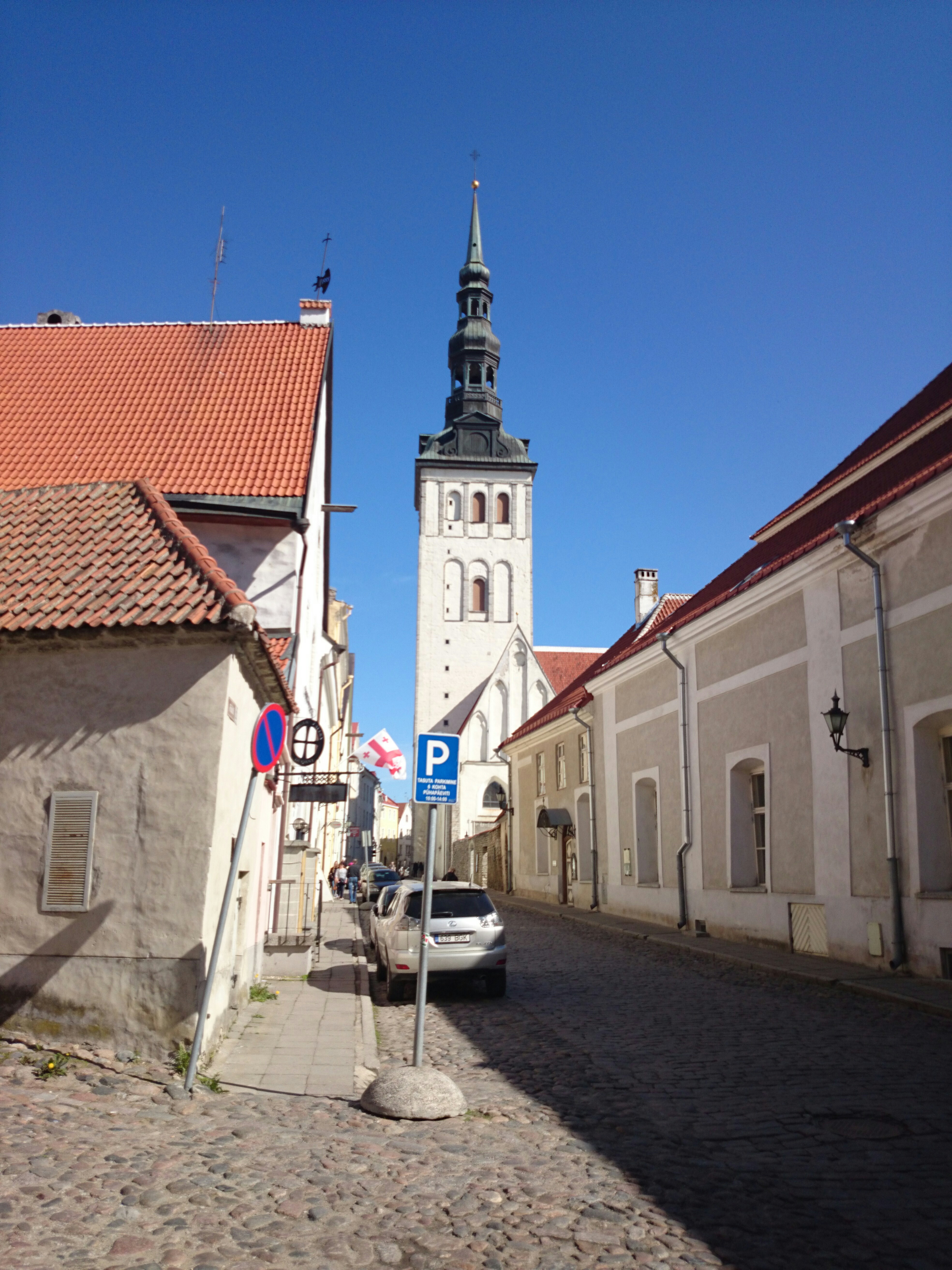 Rüütli (Rataskaevu) tänav, Niguliste ja Rootsi (Mihkli) kirik. rephoto
