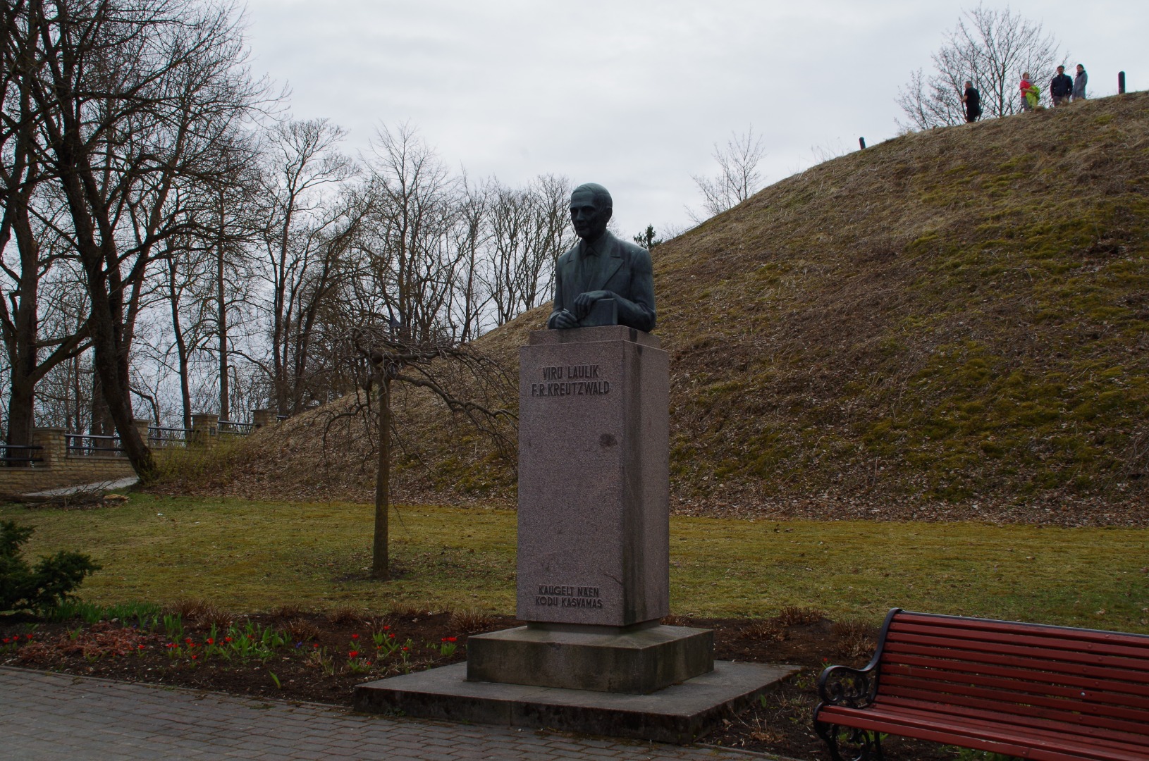 Rakvere, F.R. Kreutzwaldi monument. rephoto