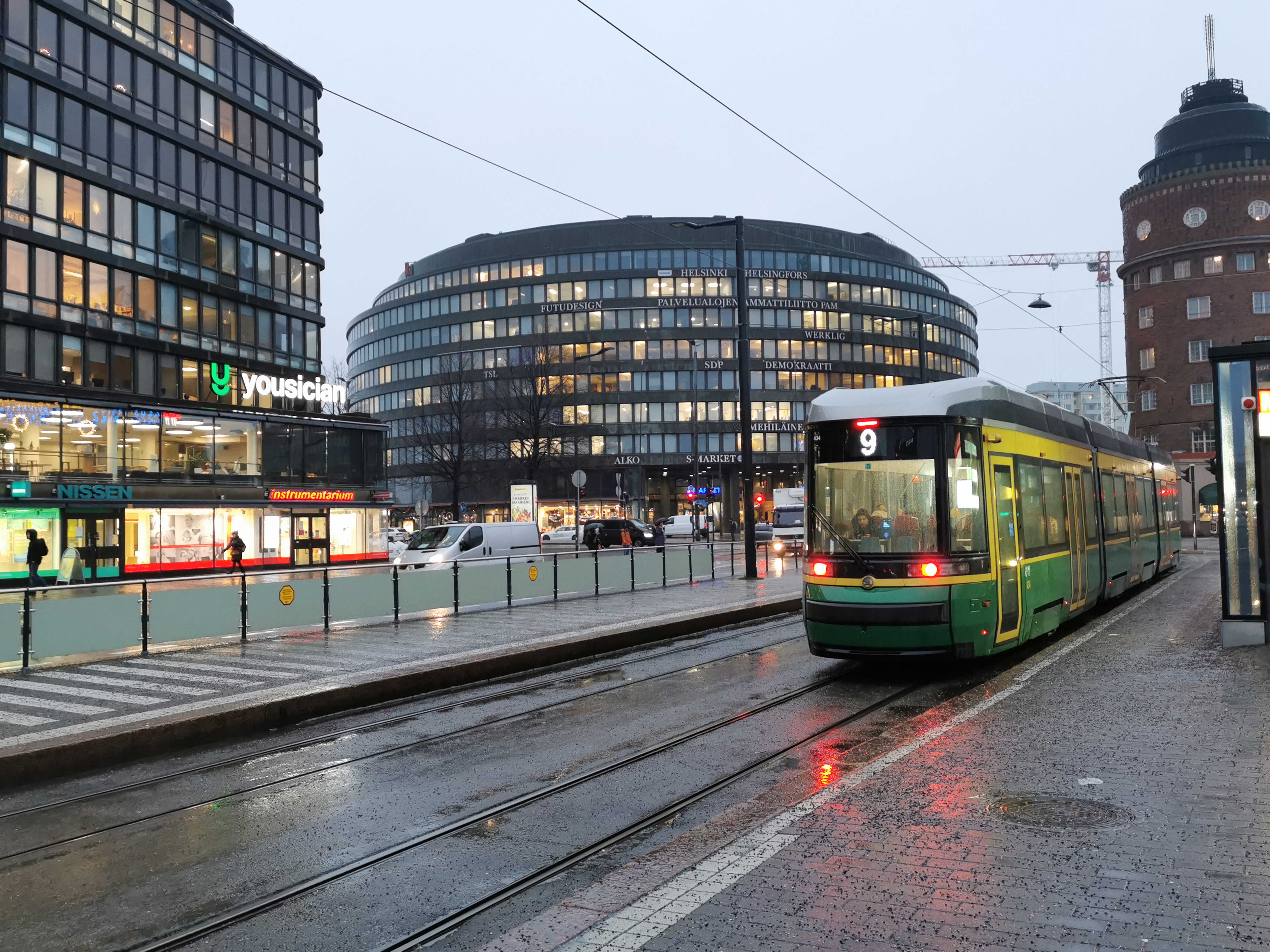 Siltasaarenkatu 18 - Eläintarhantie 1. rephoto