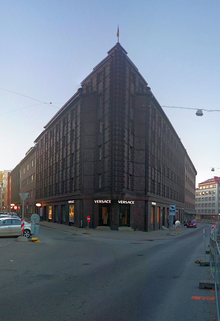 Tallinn, Pärnu maantee ja Lauristini tänava nurk. rephoto