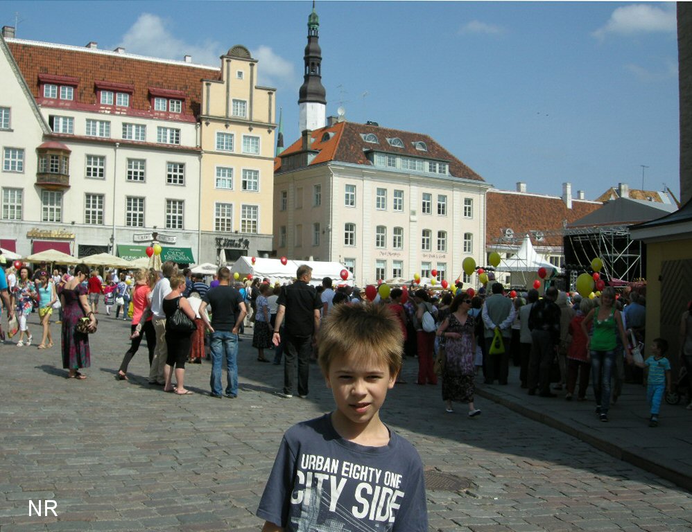 Tallinn, Vaekoda Raekoja platsil, vaade edela poolt. rephoto