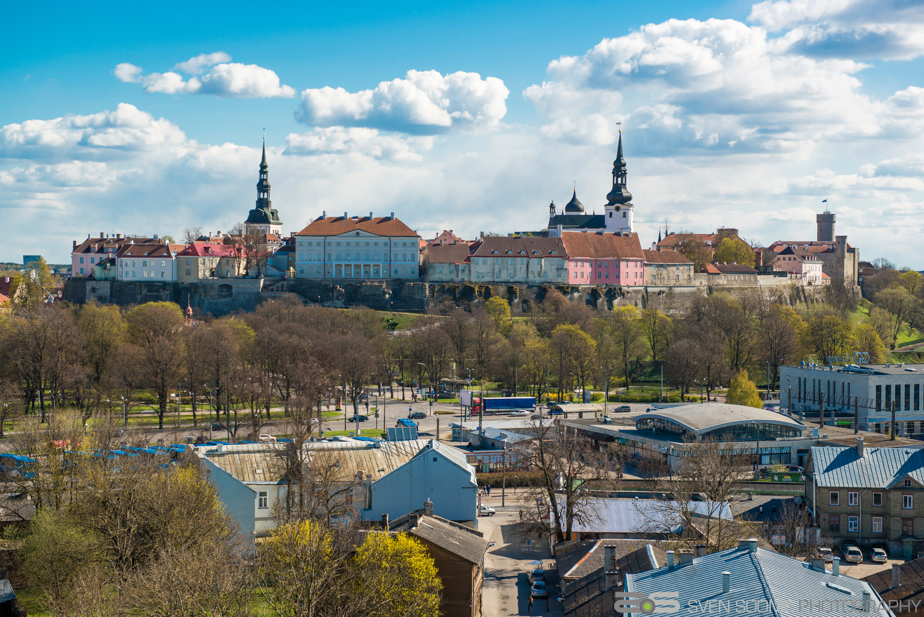 Tallinn, Toompea loode poolt, esiplaanil Balti jaam. rephoto