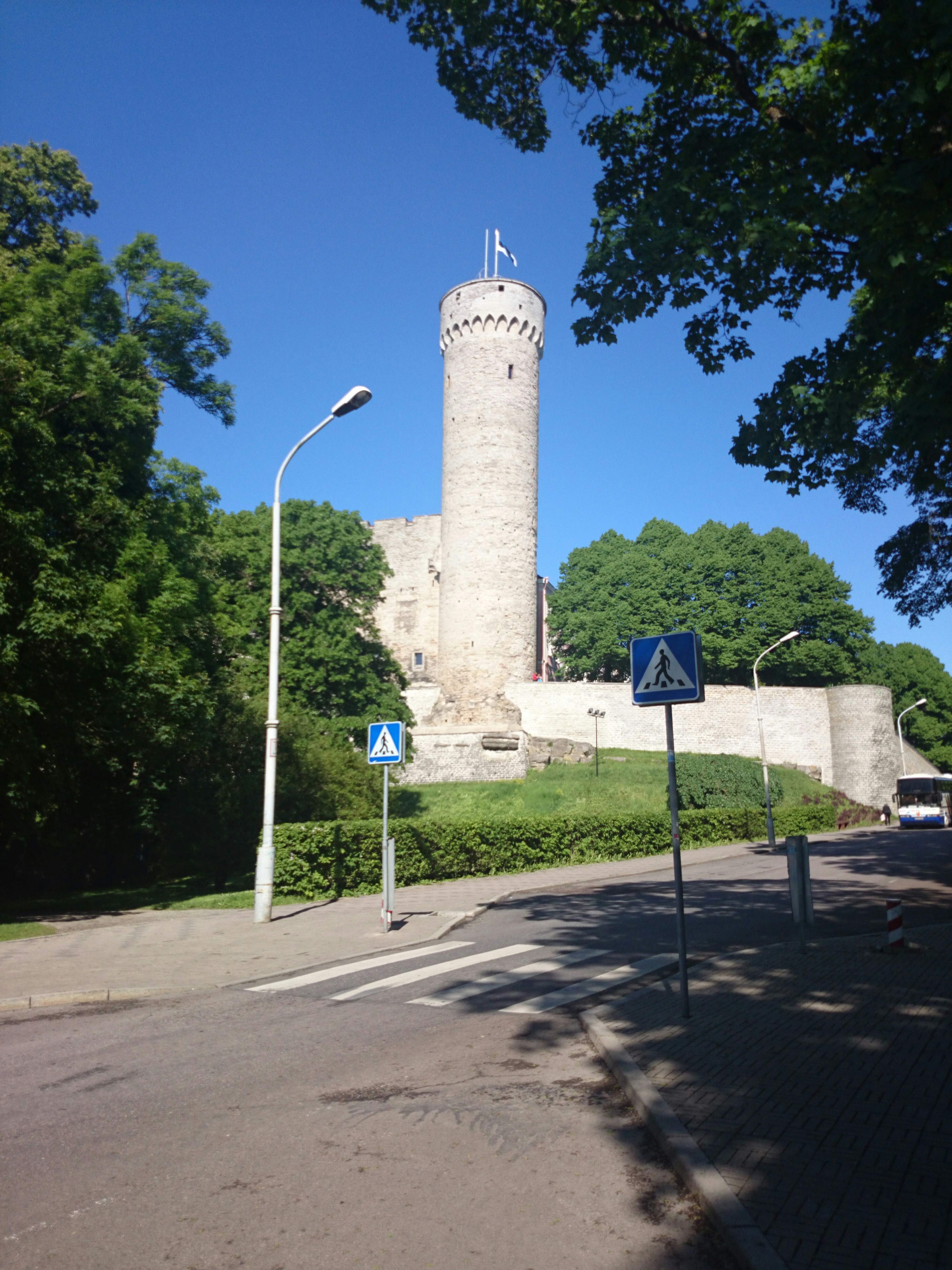Tallinn, Pikk Hermann edela poolt. rephoto
