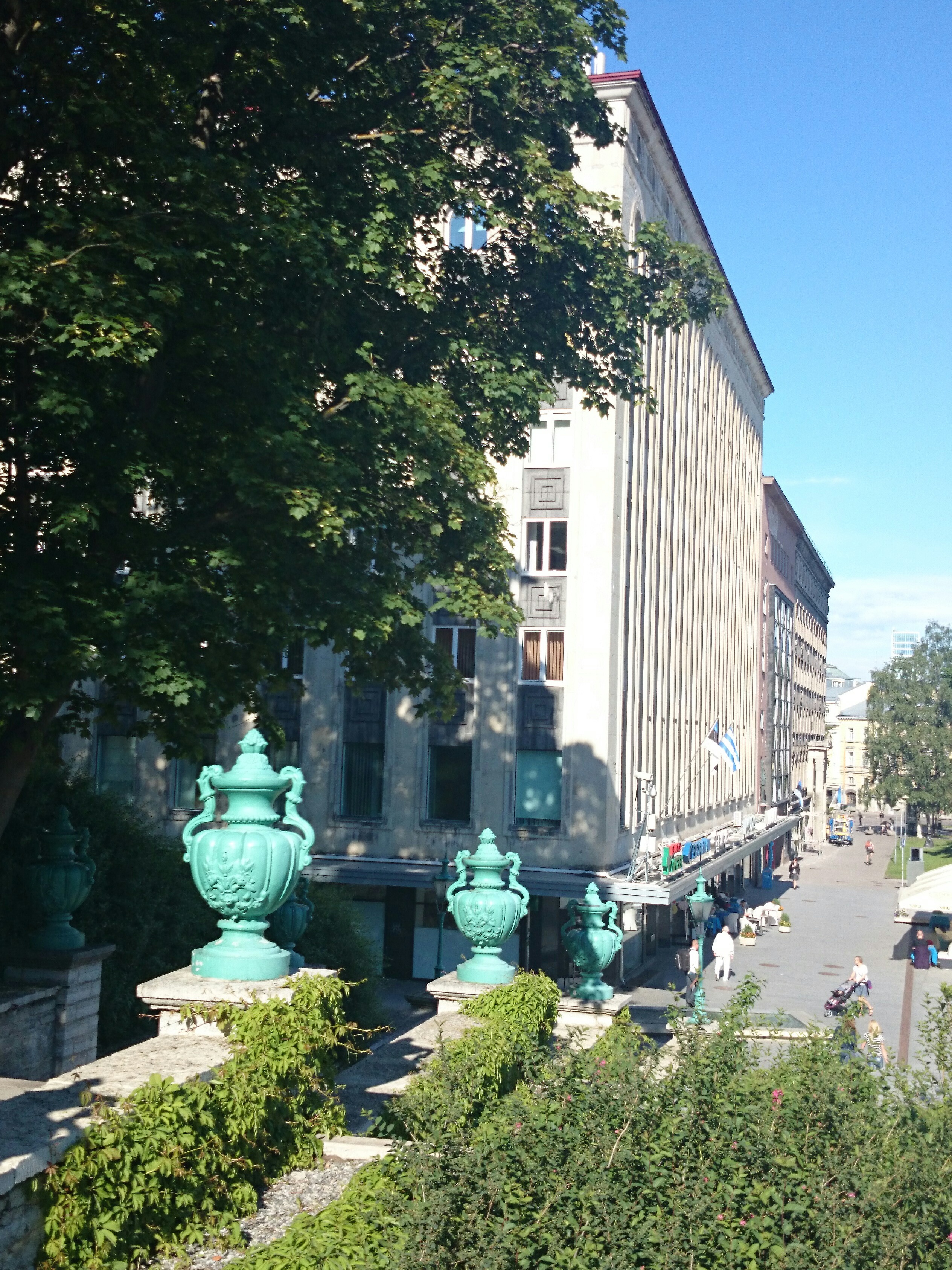 Tallinn, maja nr. 10 Võidu väljakul, vaade Harju värava mäelt. rephoto