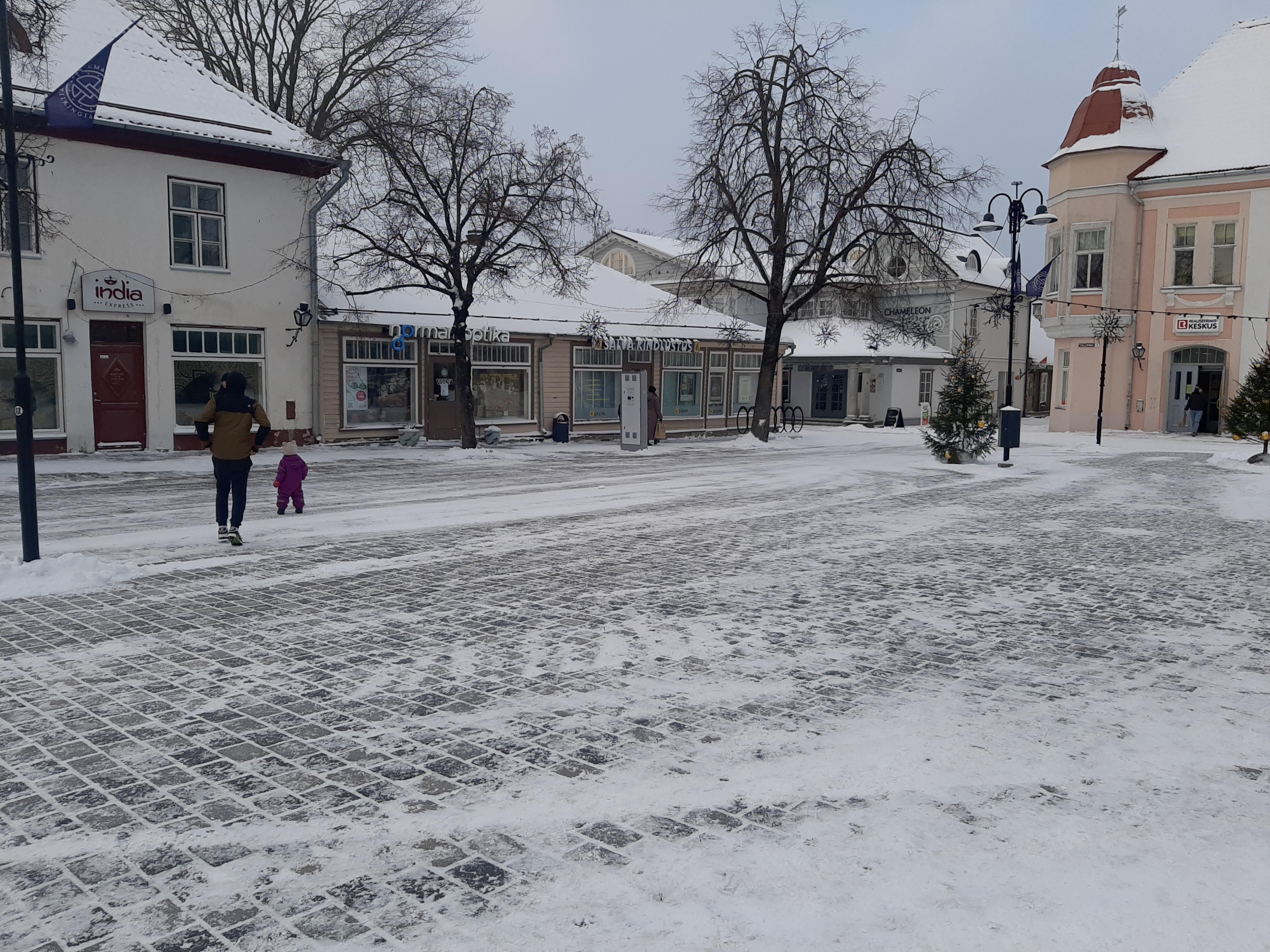 Pritsumeeste paraad Kuressaare kesklinnas rephoto