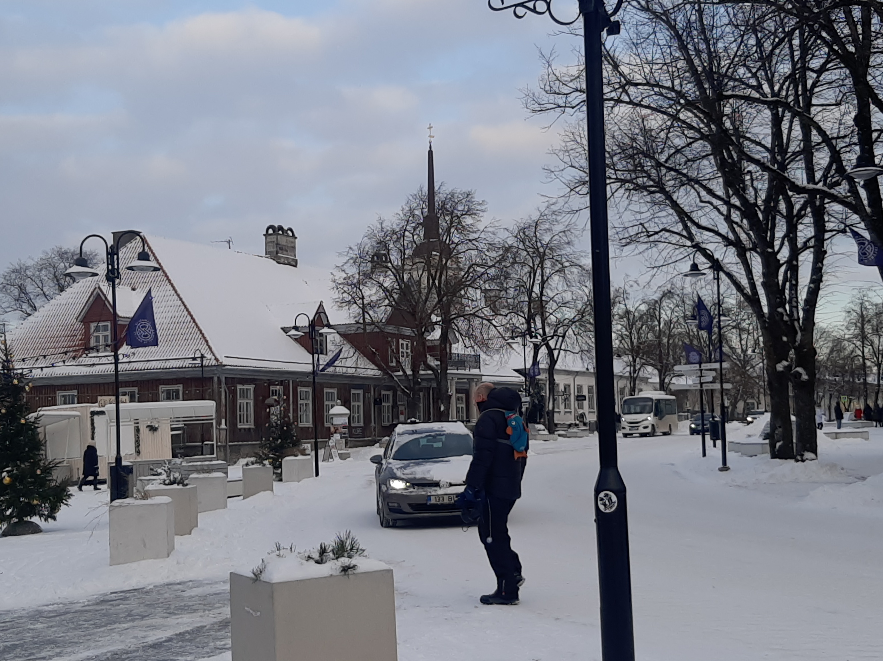Vaade Kuressaare keskväljakule, joonistus 19. sajandi lõpust rephoto