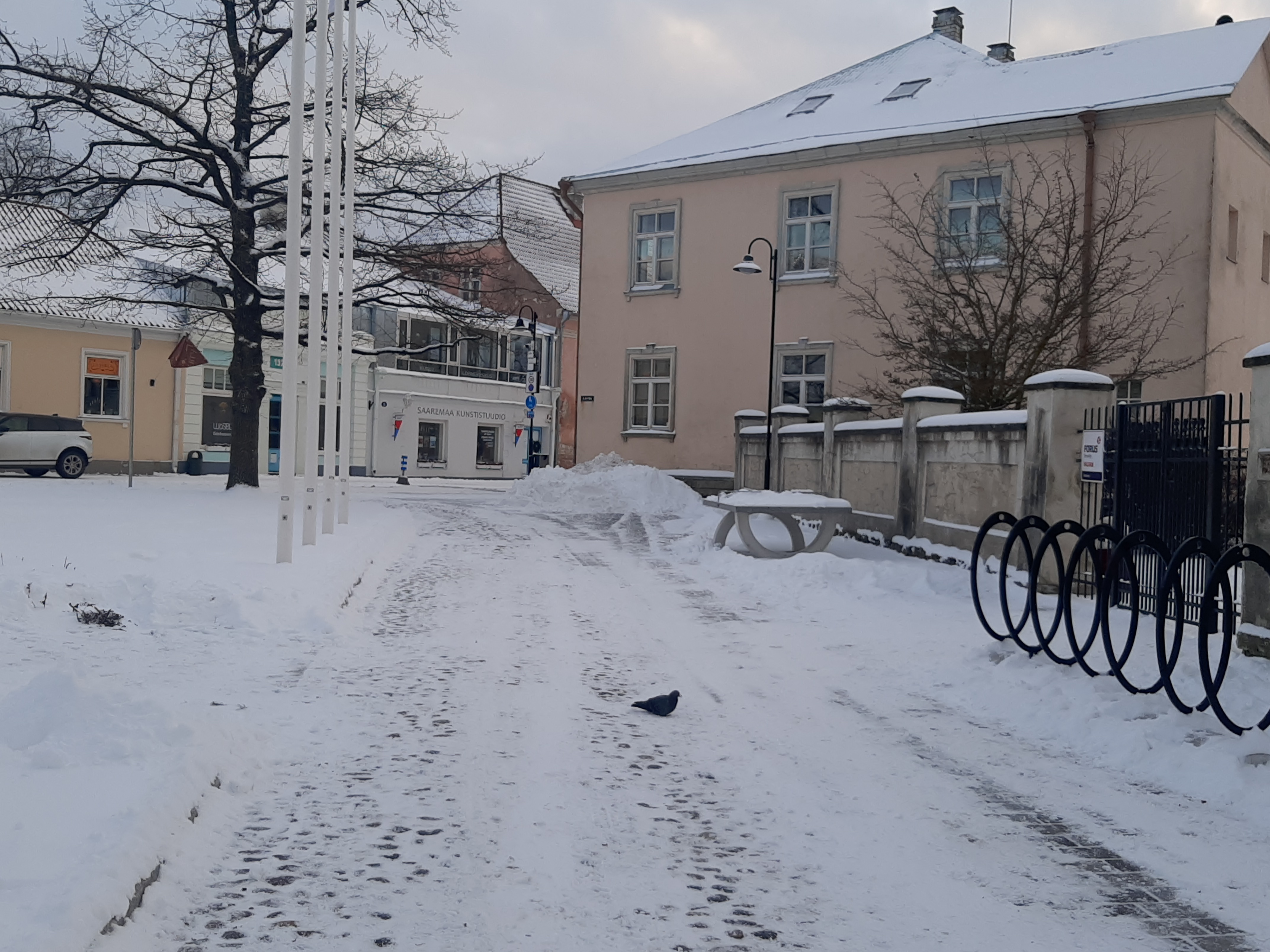 Kingissepa (Kuressaarre) city centre : view from 1 May to Tallinn Street rephoto