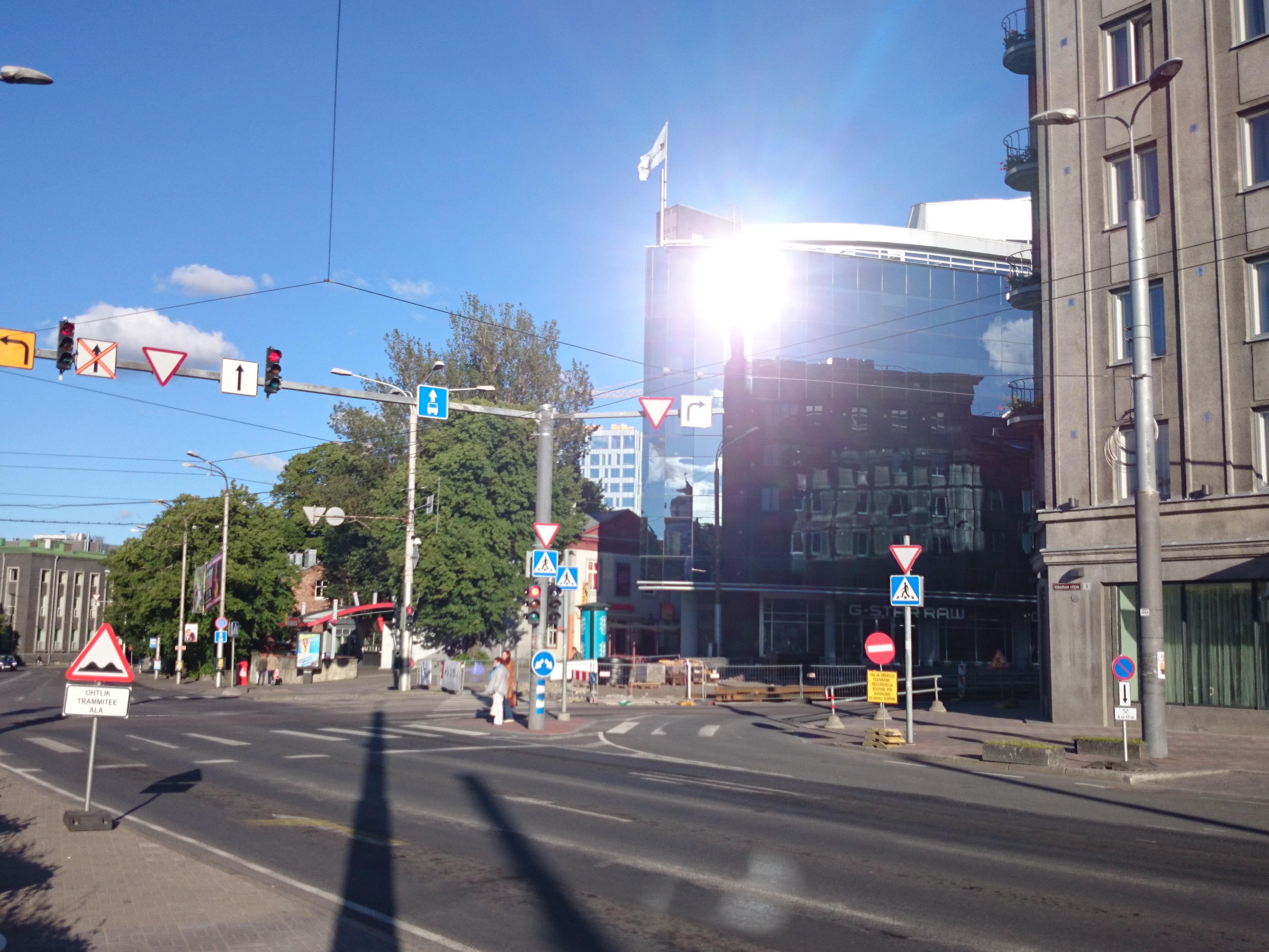 Tallinn, Pärnu maantee ja Estonia puiestee nurk. rephoto