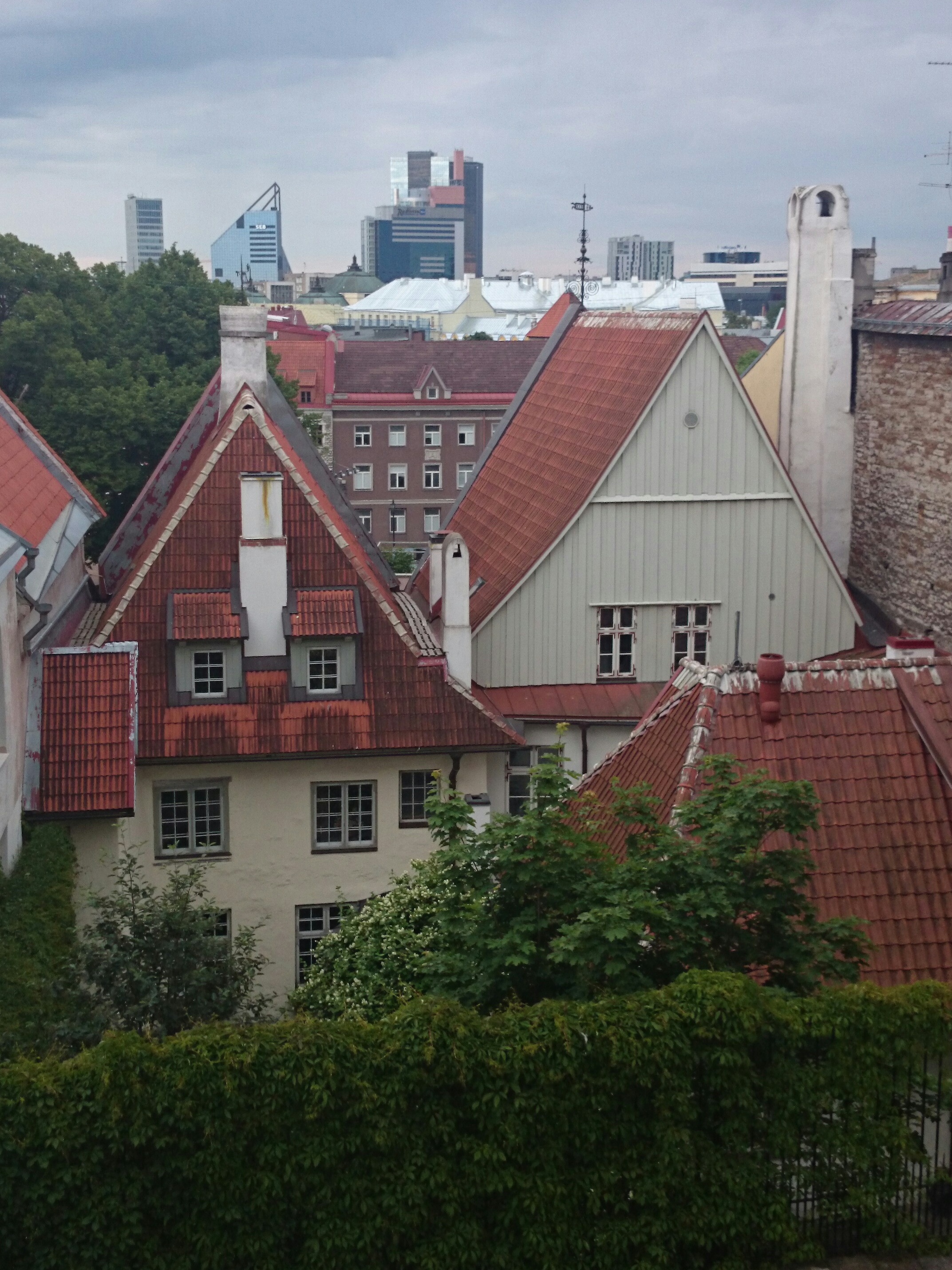Tallinn, vaade Toompealt Rüütli tänava majadele, talvel. rephoto