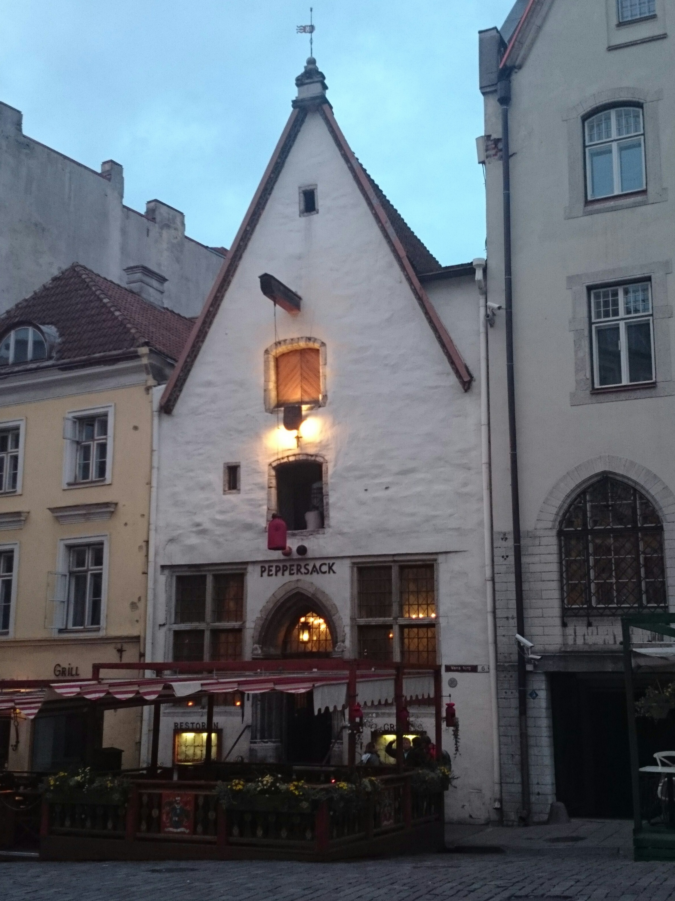 Tallinn, Vana turg 6, fassaad. rephoto