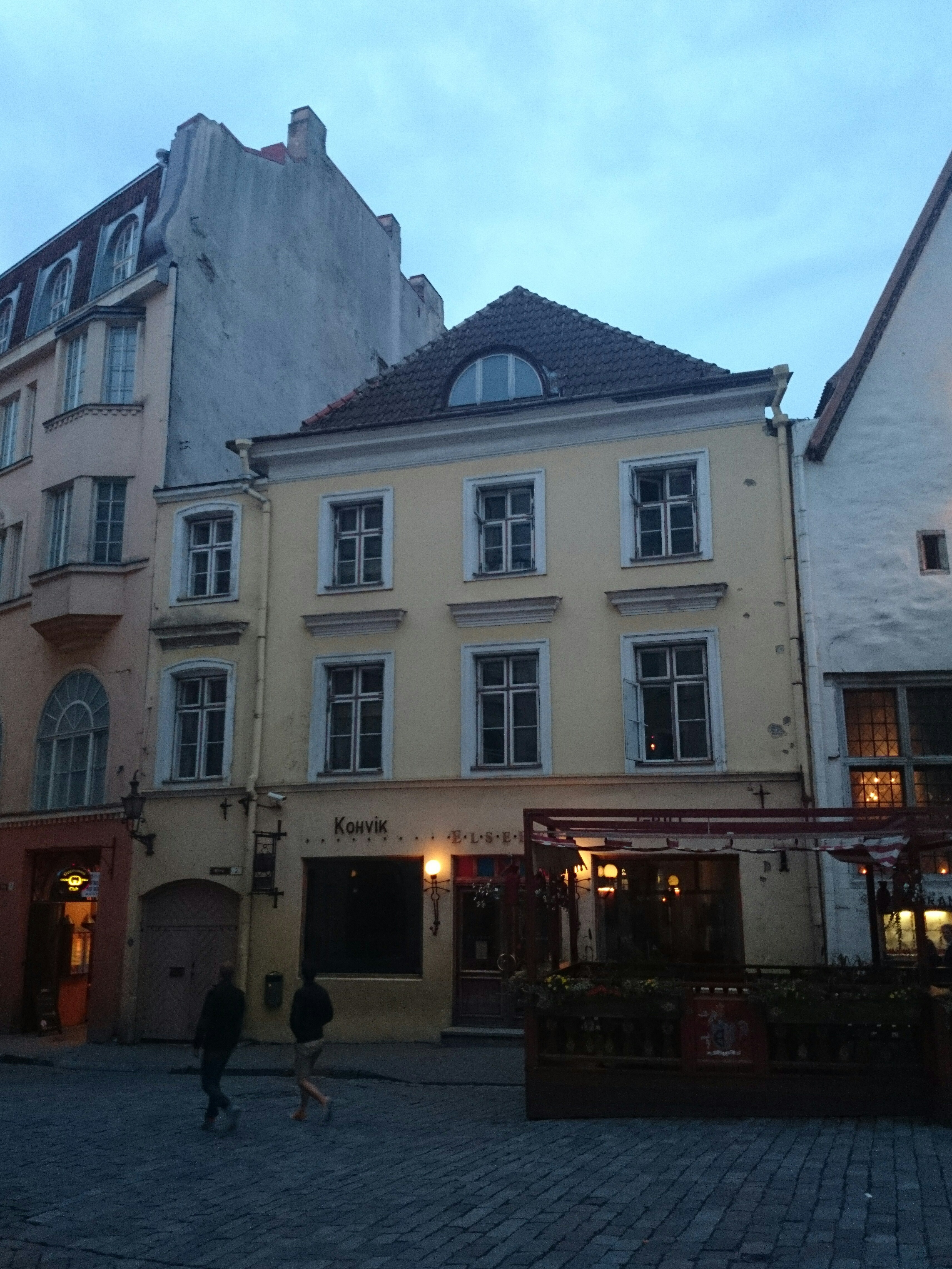 Hoone Viru tänaval nr 3. OÜ "Esto-Muusika" rephoto