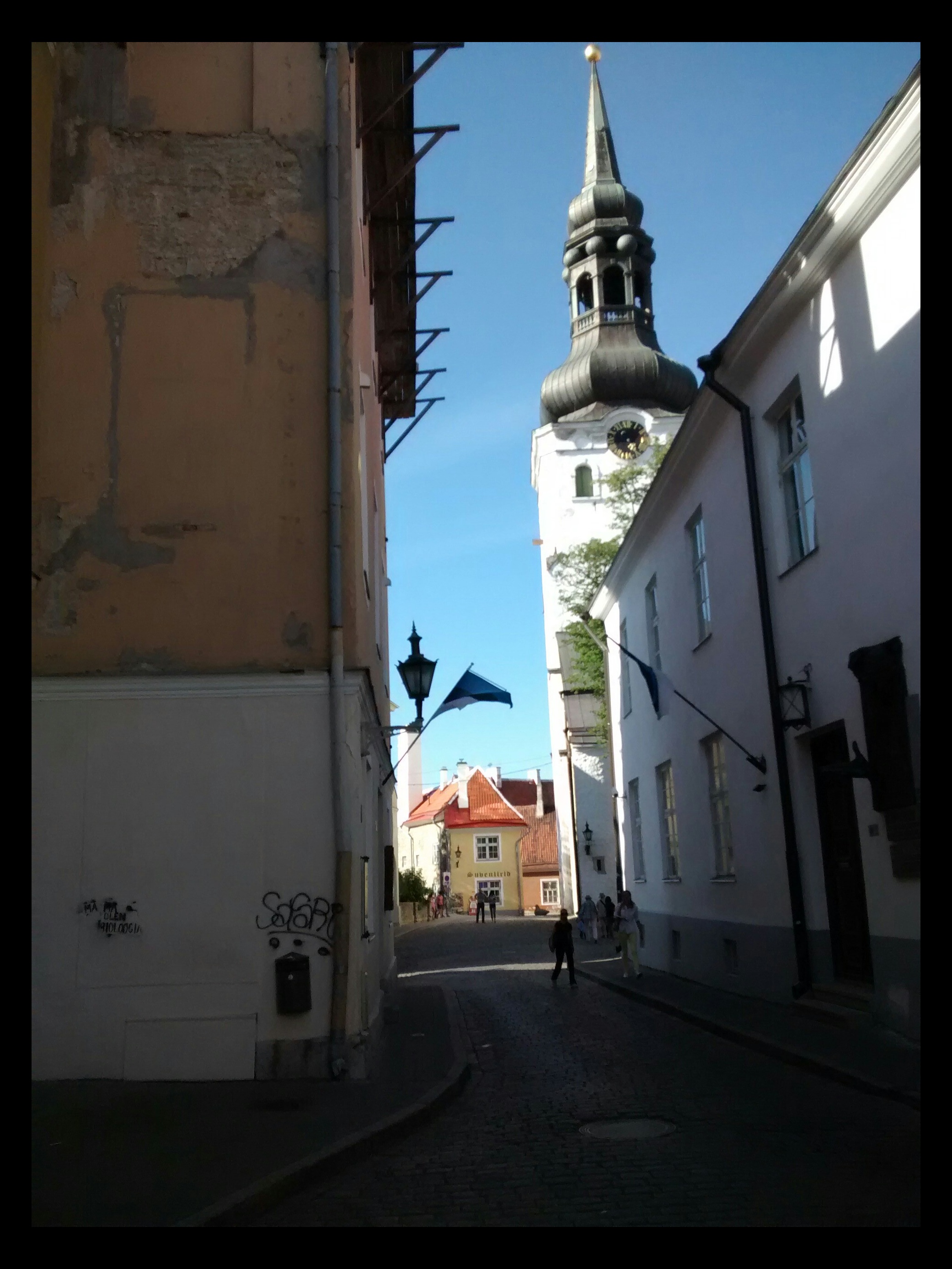 Tallinn, Toomkooli tänav, vaade Lossiplatsile. rephoto